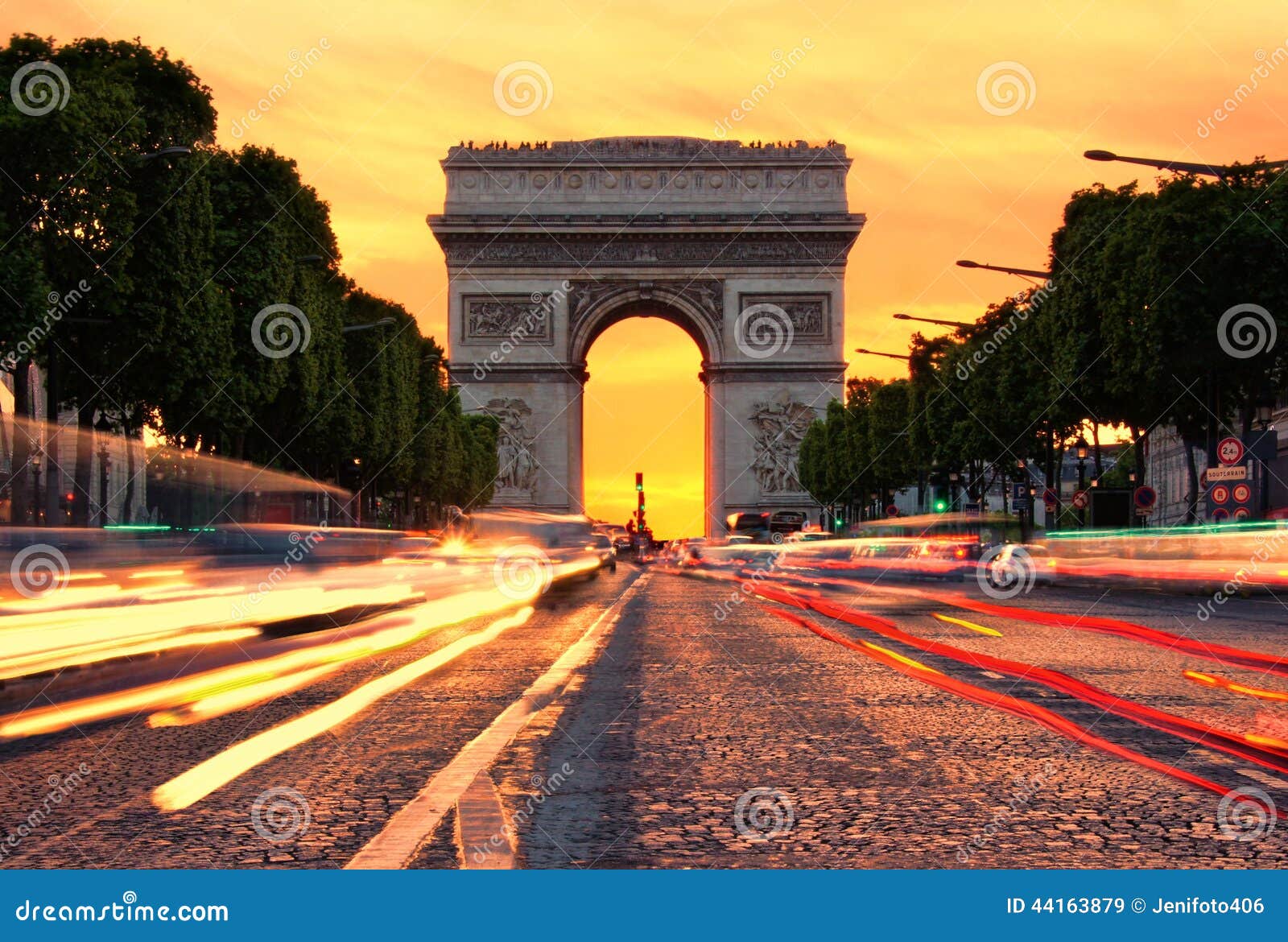Arc De Triomphe Au Coucher Du Soleil Image Stock Image Du