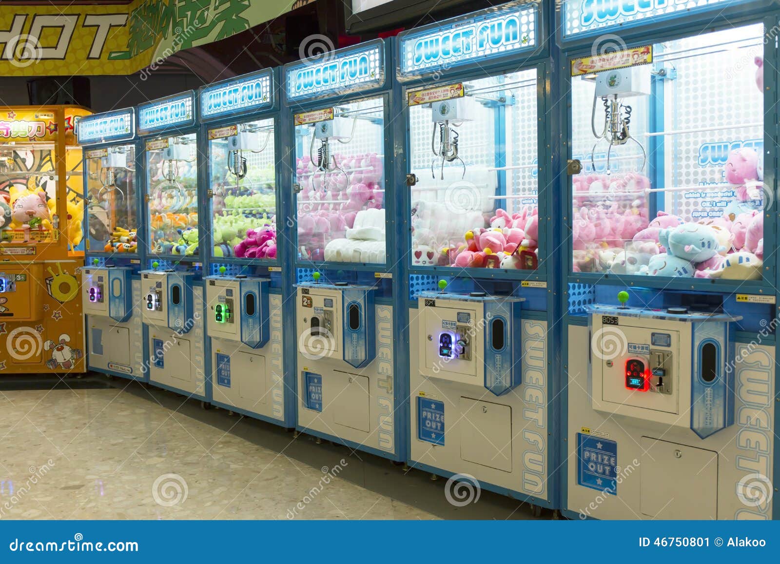 claw game arcade claw game arcade