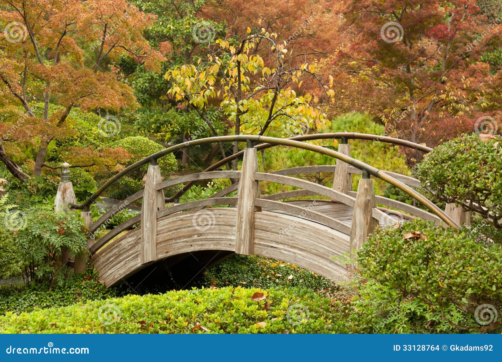 Featured image of post Japanese Wooden Arch / Twelve wooden arches, each named for a city on the silk road, will spread along a gently curved path with a thirteenth crossed arch in the see more ideas about japanese gate, wooden arch, silk road.