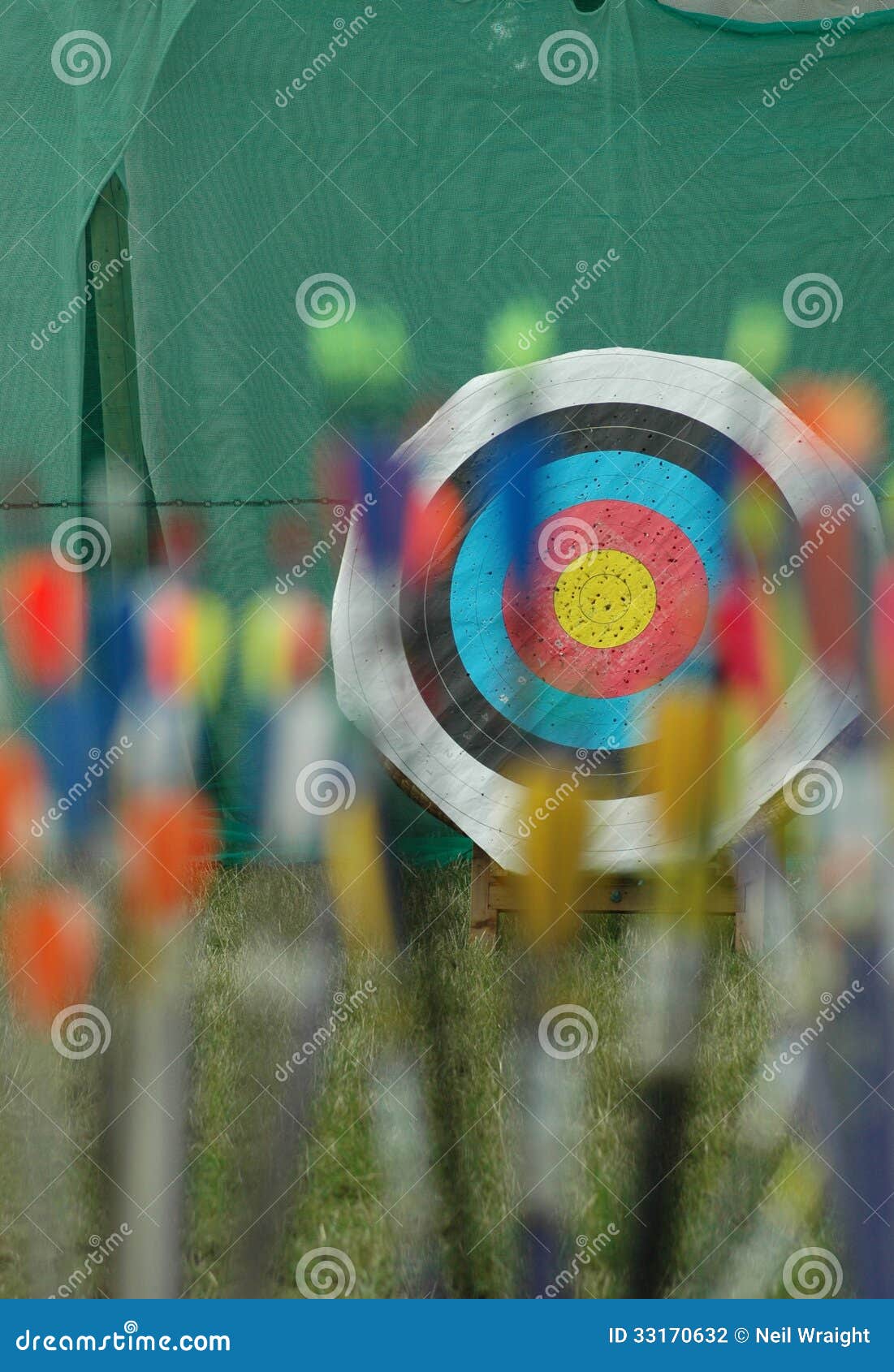 Archery Target bulls eye stock photo. Image of weapons 33170632