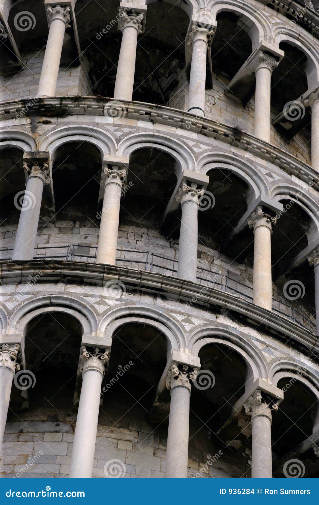 arches of the leaning tower of pisa