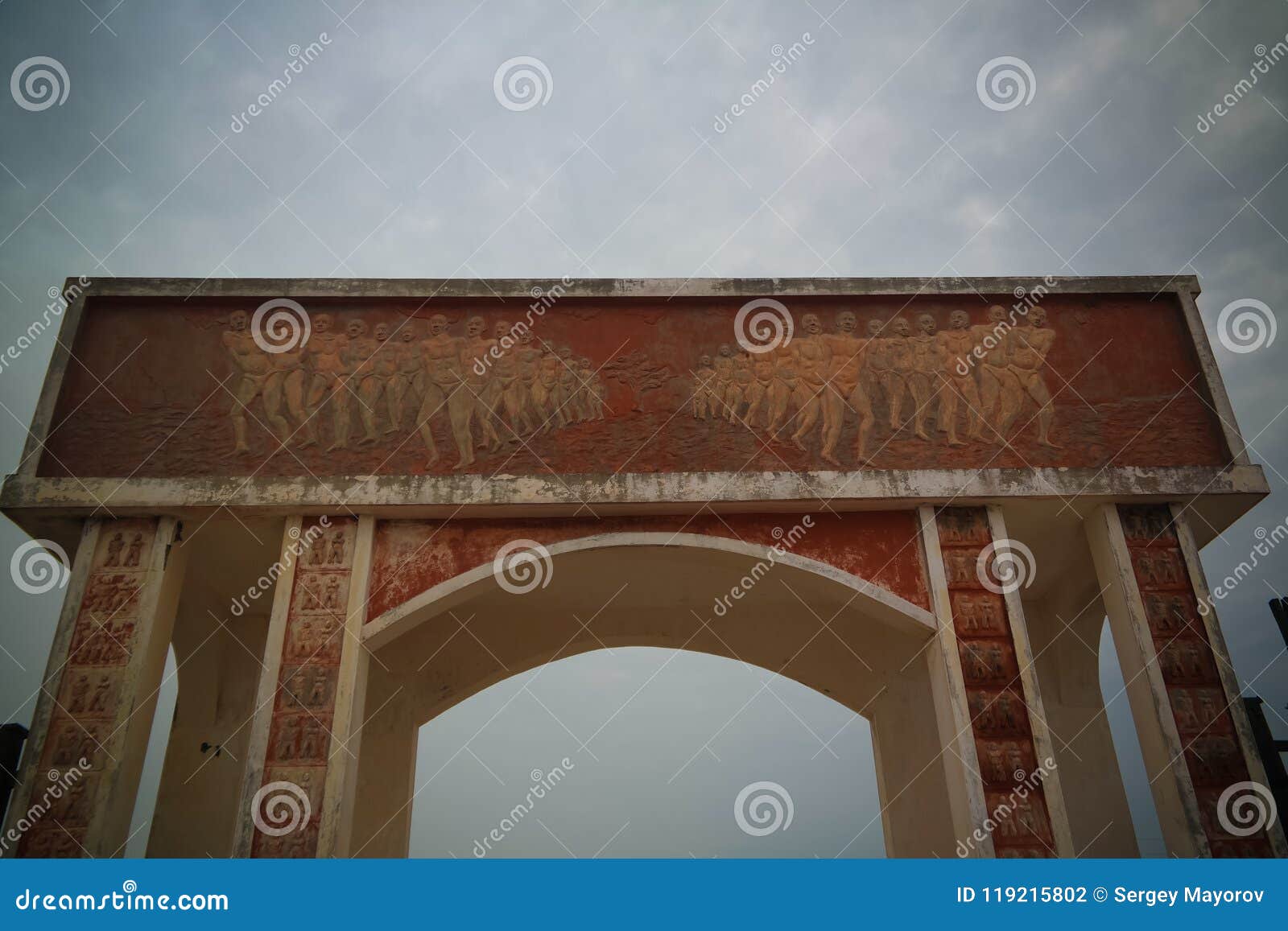architecture arch door of no return, ouidah, benin