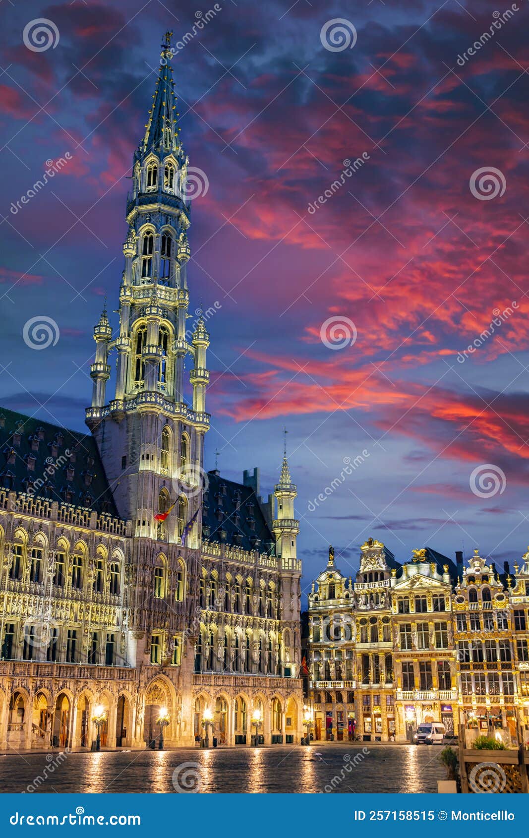 Architecture of the Grand Place in Brussels, Belgium after Dusk ...