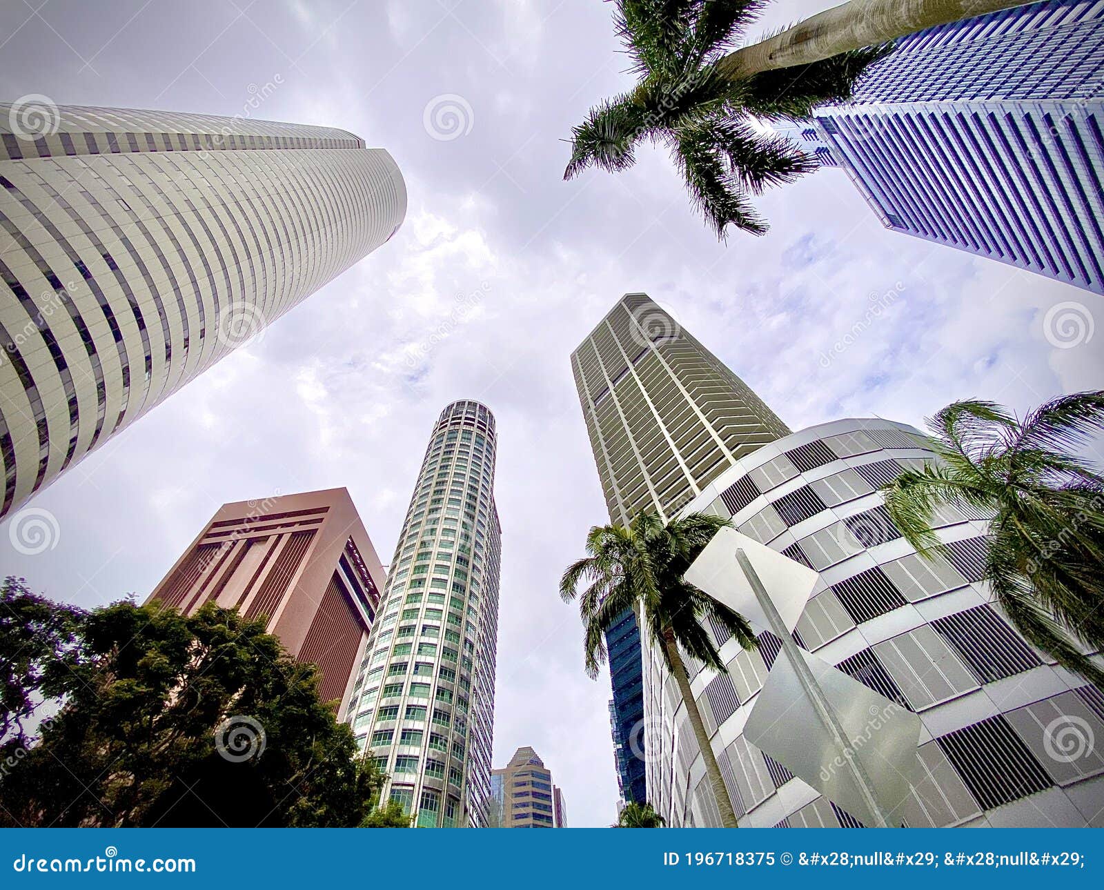 architecture- business tower, fisheye lens effect. international plaza, maxwells road, singapore. 15. september 2020.