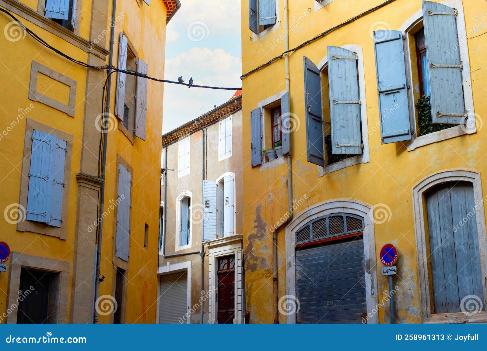 architecture street old bÃÂµziers france