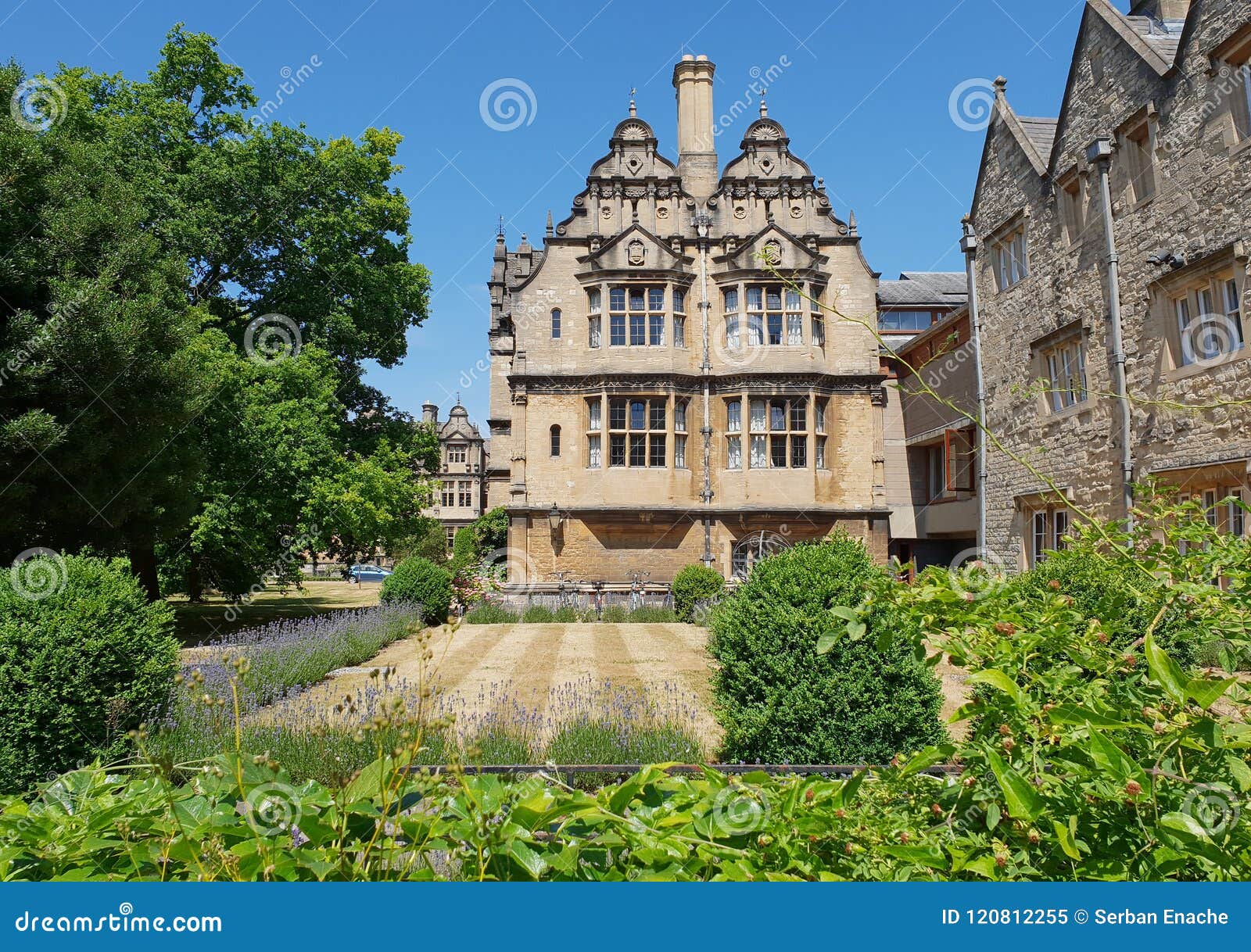 Architektur Oxfords, England Stockbild Bild von tageslicht, gärten