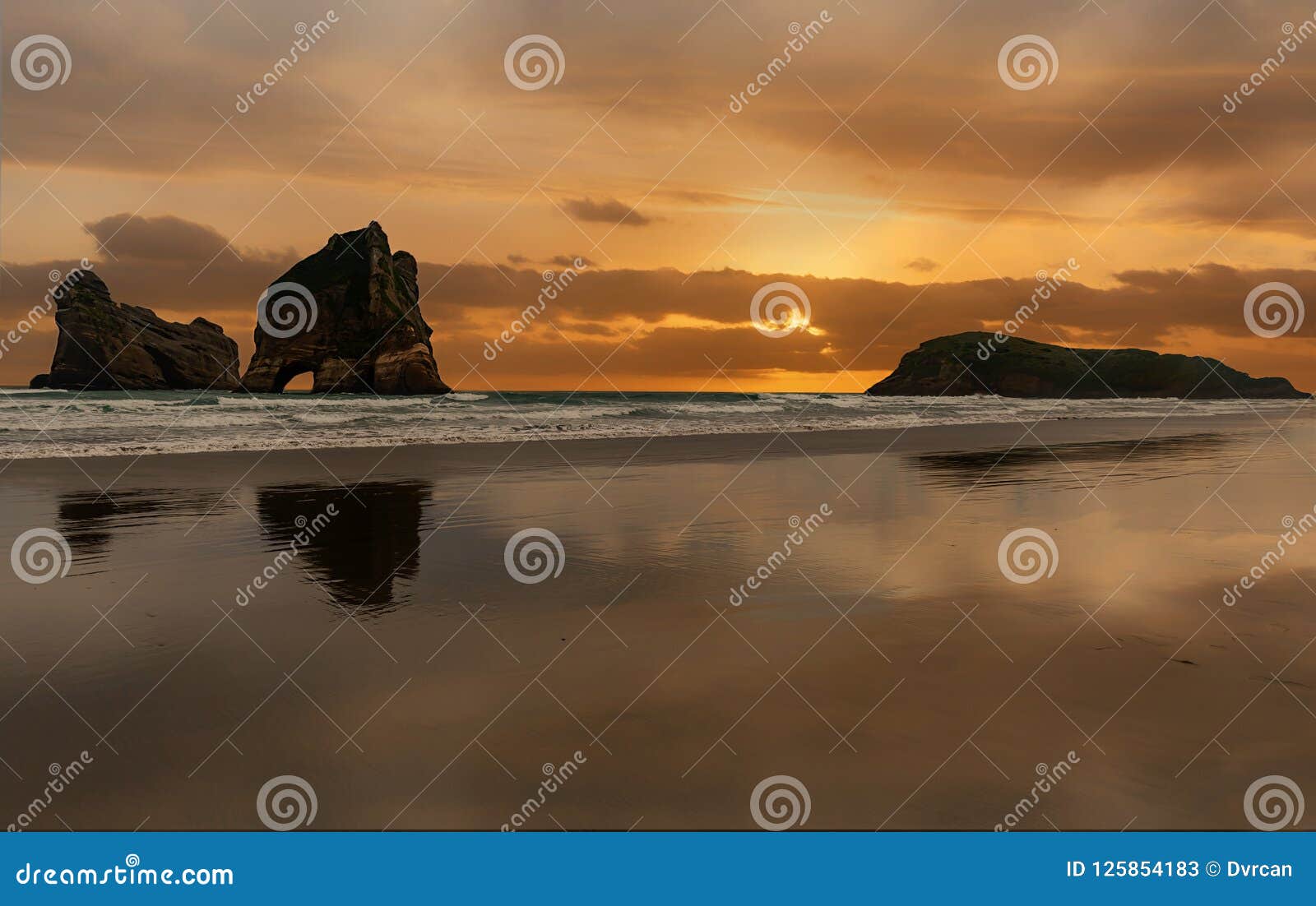 Archway Islands On The Beach At Wharariki Beach Near Nelson New Stock Image Image Of Formation Horizon Archway Islands On The Beach At Wharariki Beach Near Nelson New Stock Image Image Of Formation Horizon