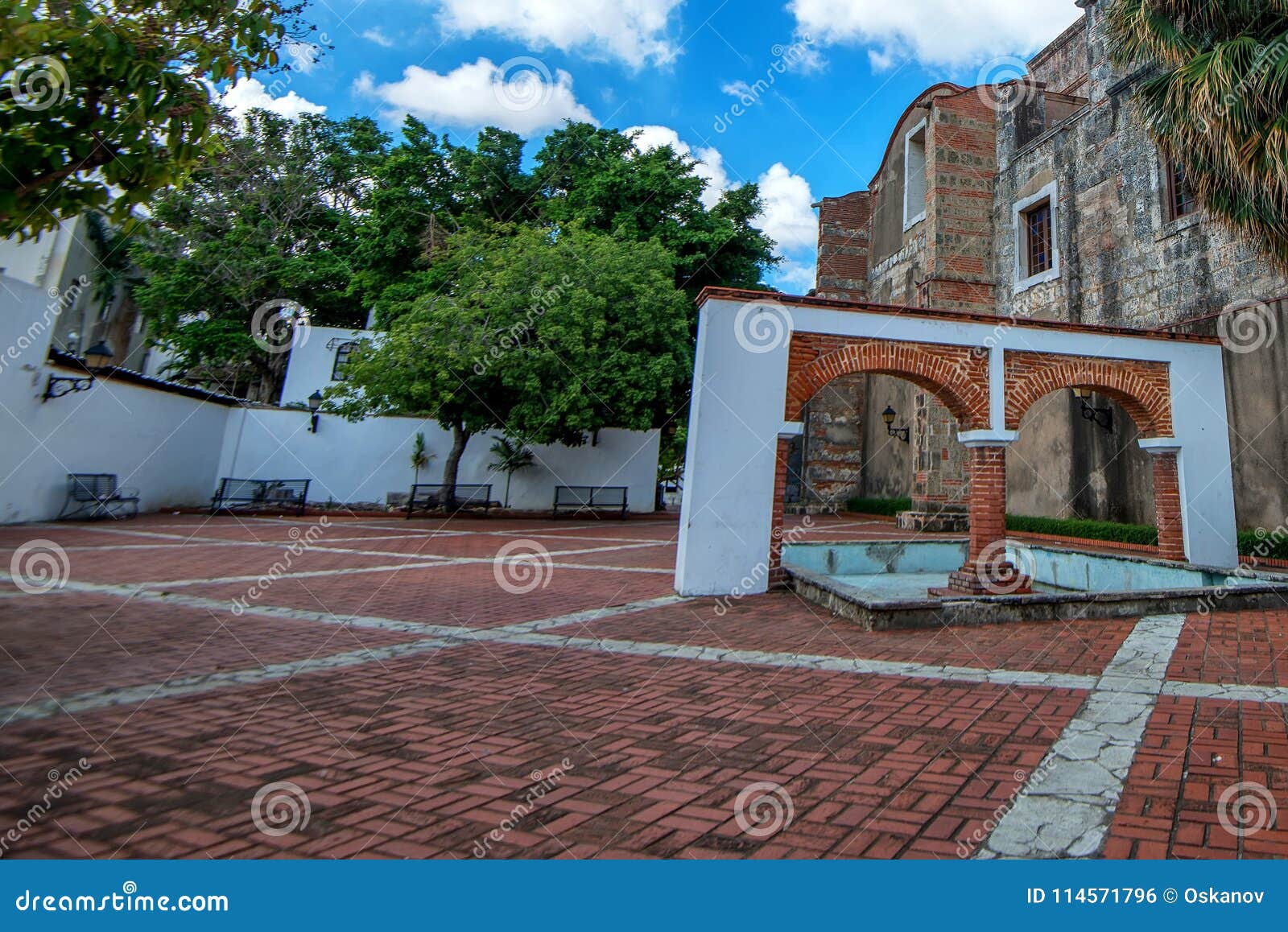archway in street of zona colonial, santo domingo