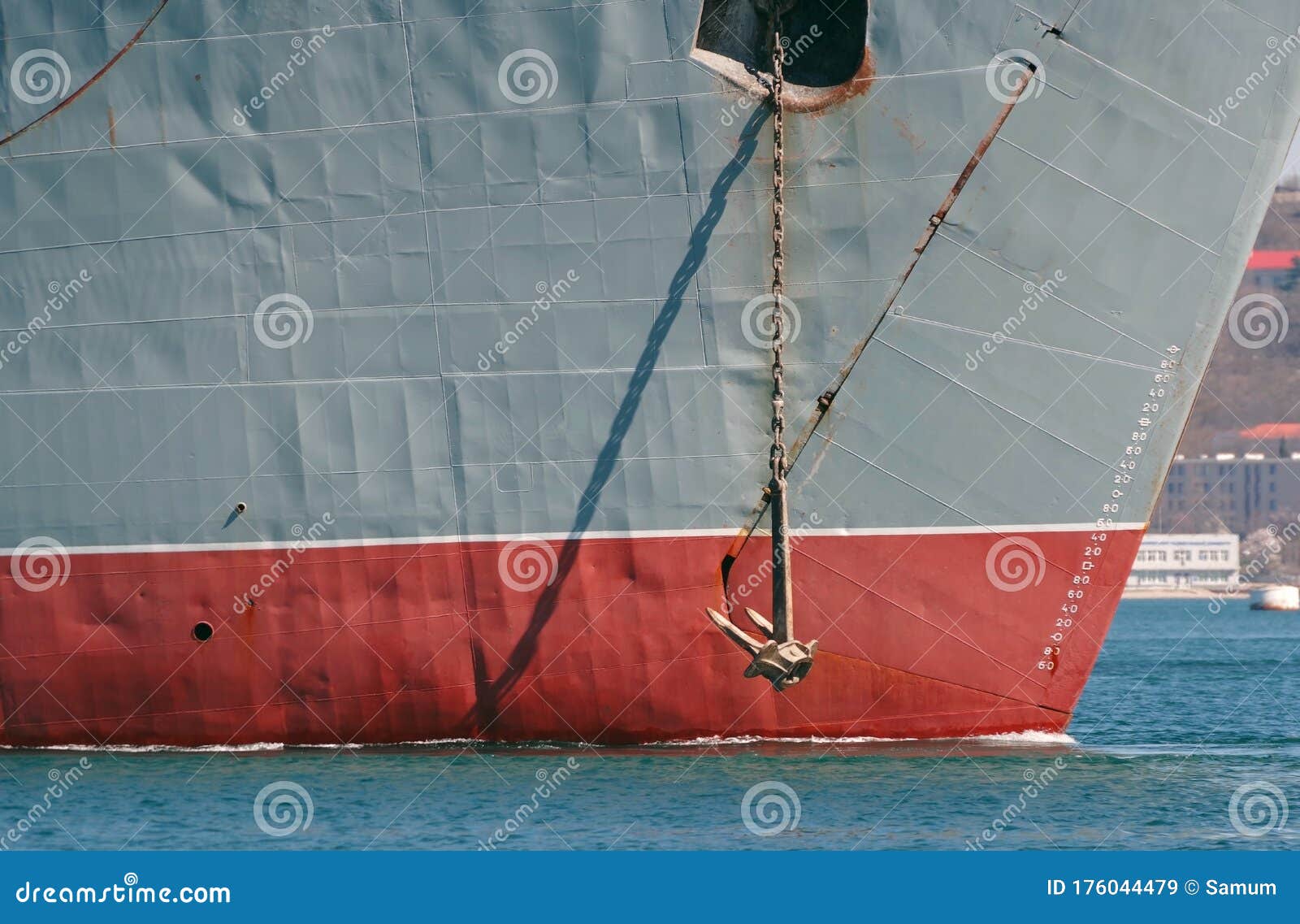 Arco de un barco con ancla imagen de archivo. Imagen de moho - 176044479