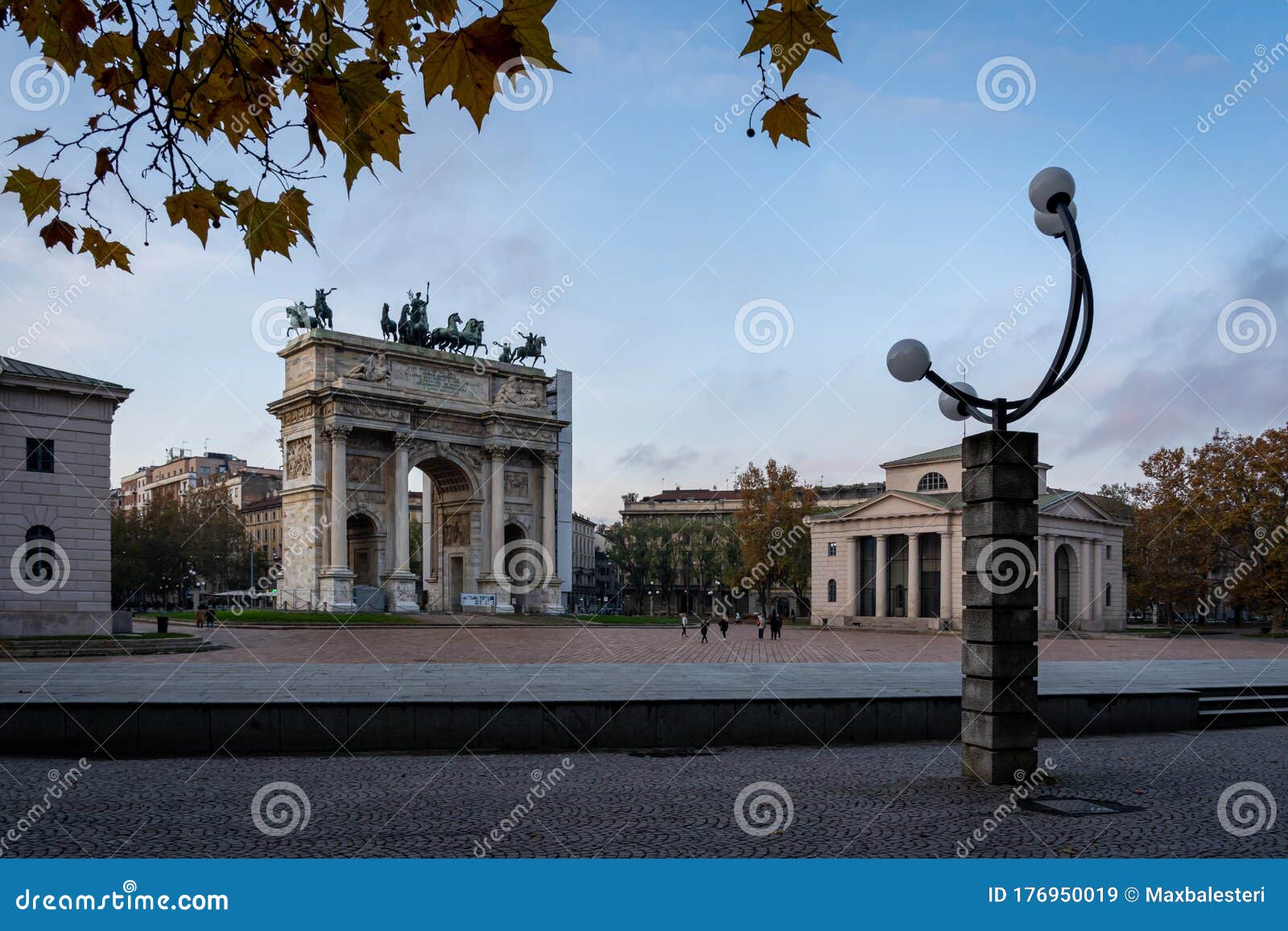 Arco Della Pace in Milan Italy Stock Image - Image of arco, daylight ...