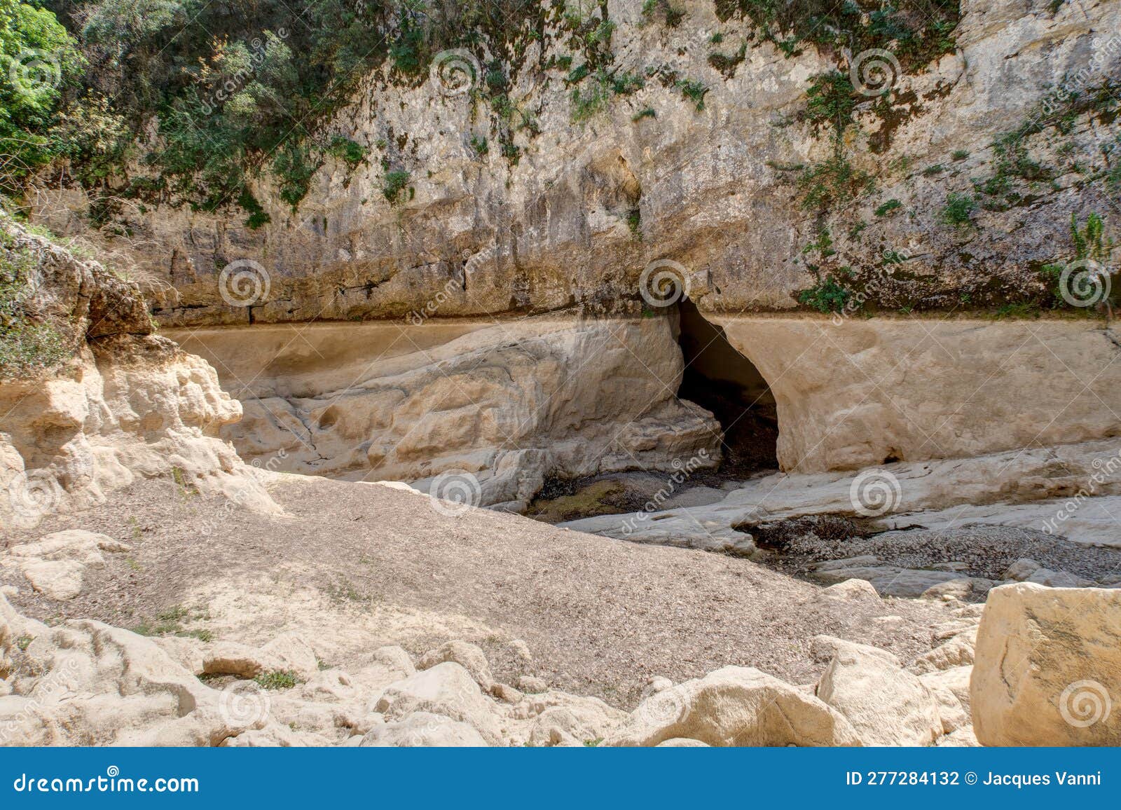 the arcs ravine towards saint-martin-de-londres in the herault department - occitanie region