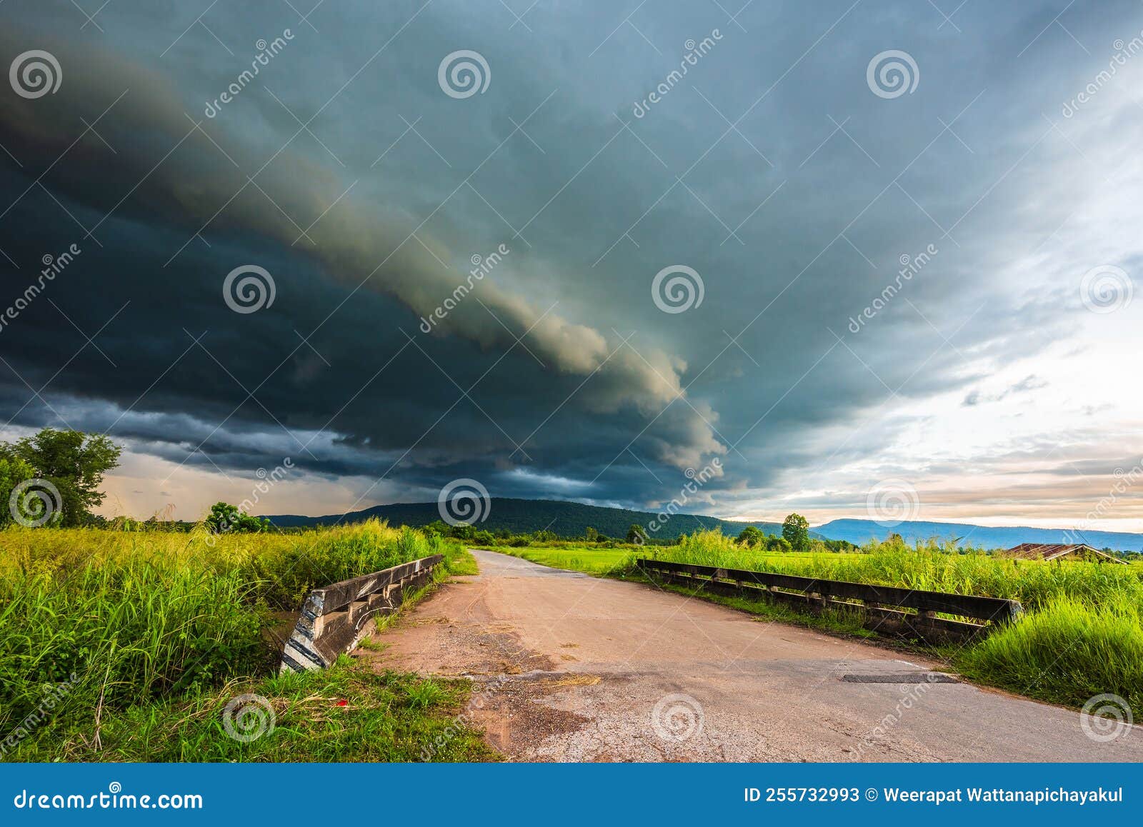 arcus clouds over the country road