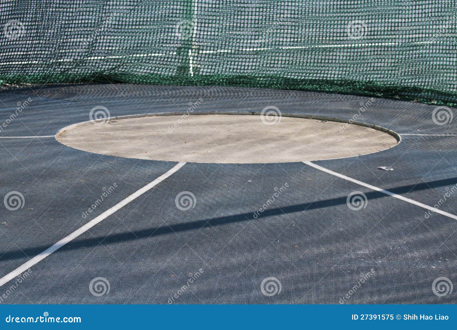 Area of hammer throwing stock image. Image of action 27391575