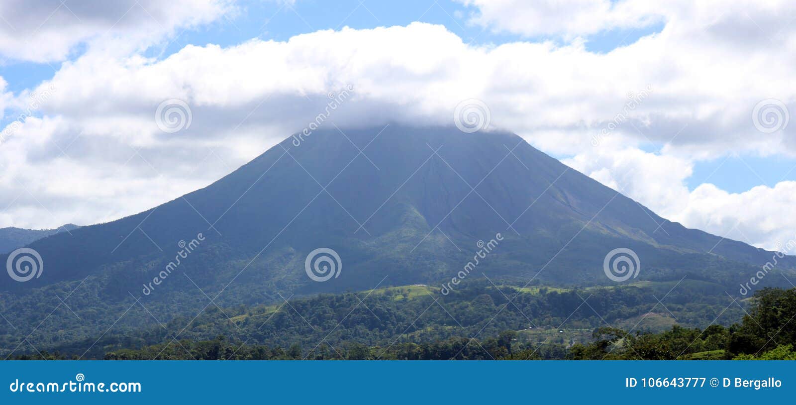 arenal jungle volcano in costa rica central america volcan active