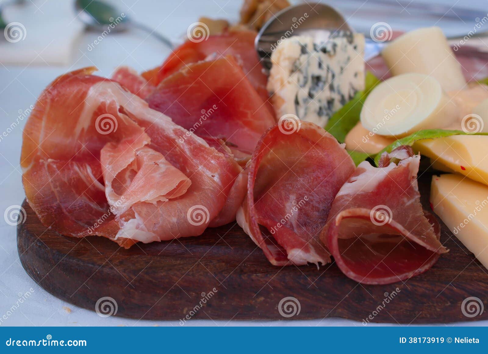 argentine tabla with jamÃÂ³n cocido