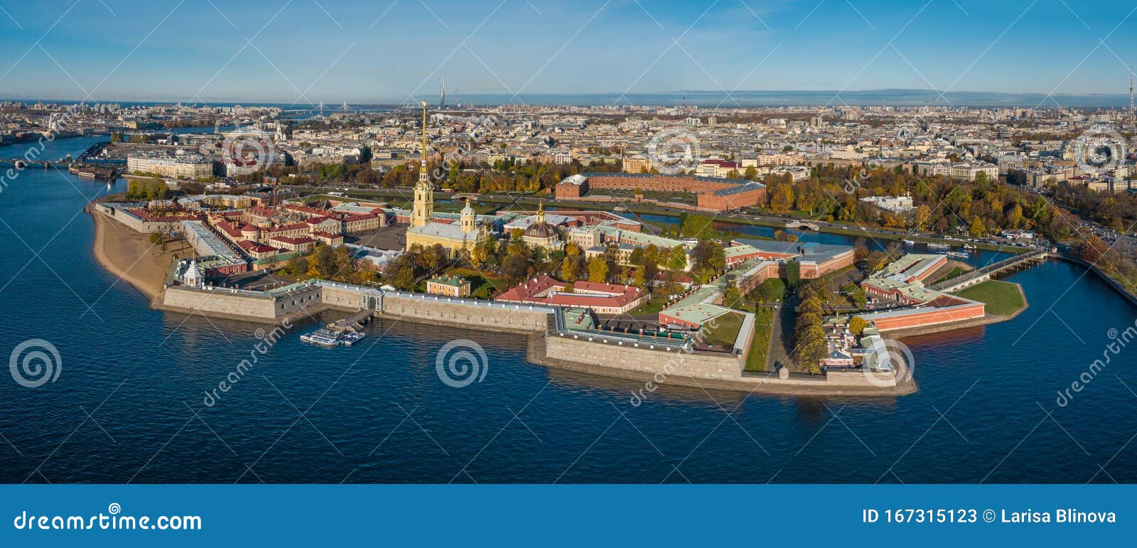 arial drone panoramic view of st. peterburg. sankt peterburg. istoric center. bridges architecture of rusia