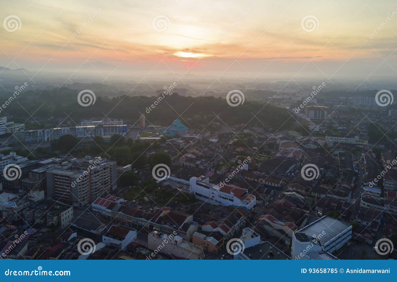 Arial widok Malacca miasto podczas wschodu słońca