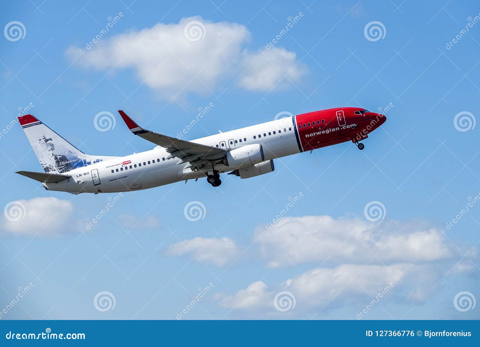 Norwegian Air Shuttle ASA, Boeing 737 - 800 Off Editorial Photo - Image of holiday, business: 127366776