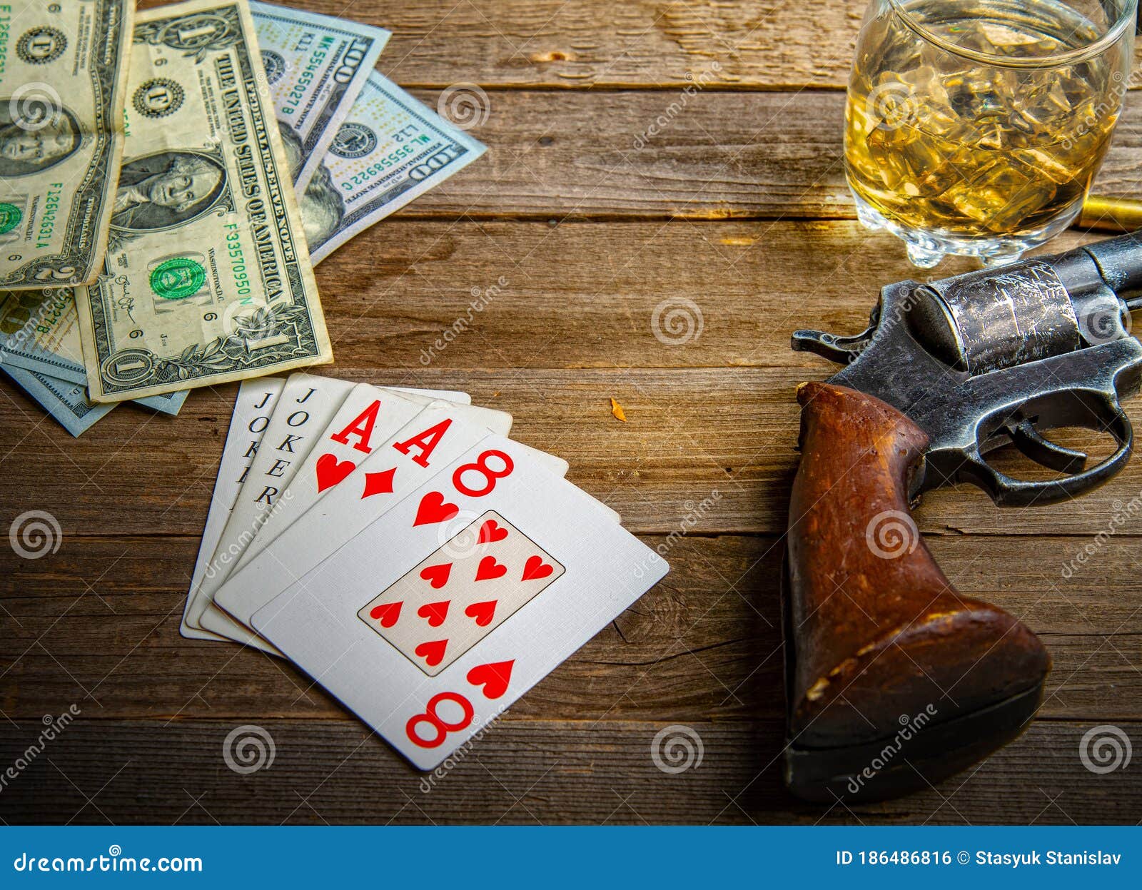 Arma de jogo foto de stock. Imagem de criminoso, sorte - 186486816