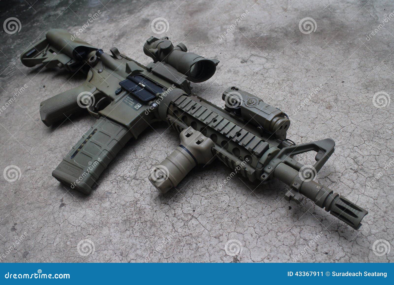 Arma del airsoft M4a1 foto editorial. Imagen de primer - 43367911