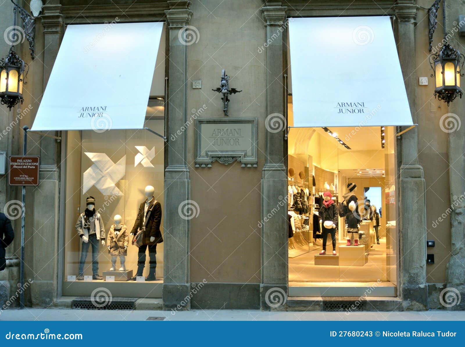 instructeur Schijn Groenten Armani Kids Fashion Shop in Italy Editorial Stock Photo - Image of gift,  display: 27680243
