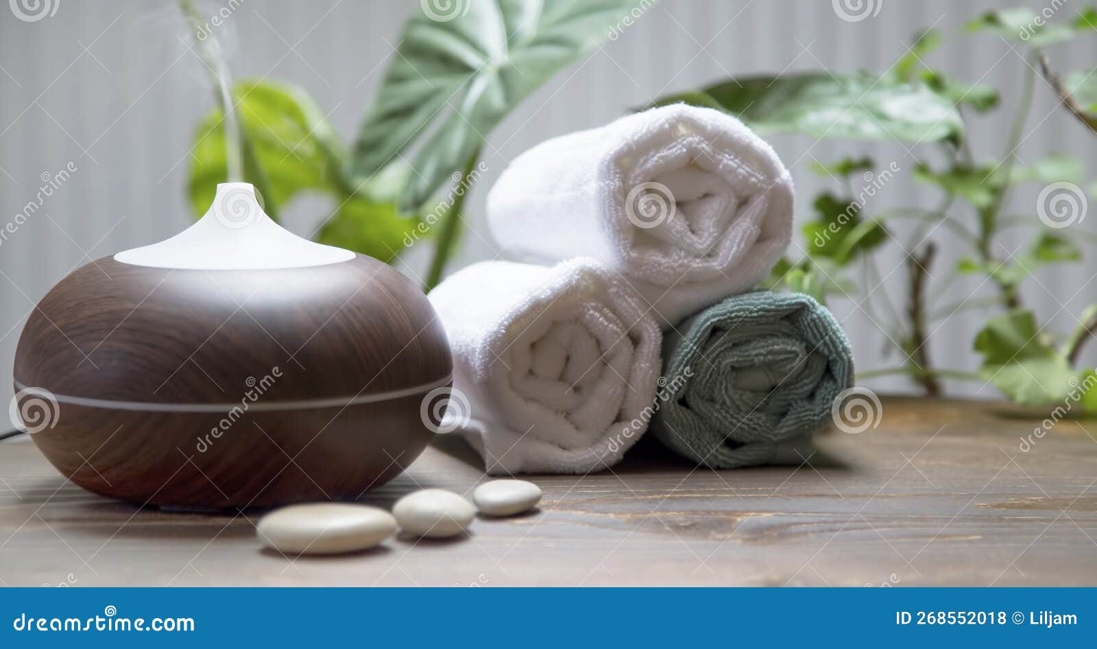 Aromatherapie Diffuser Und Handtücher Entspannende Spa-Einstellung  Stockfoto - Bild von luxus, gesund: 268552018