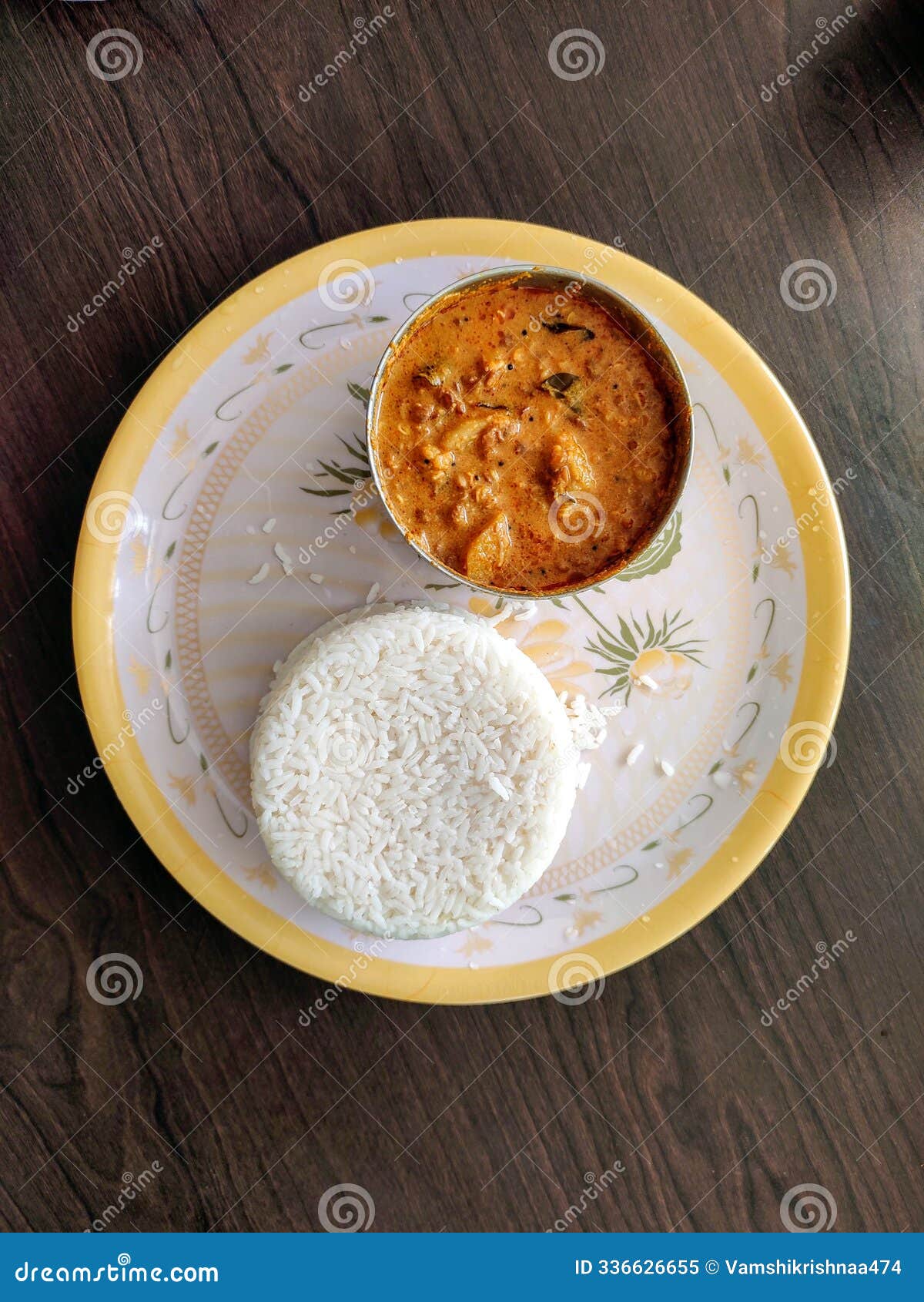 aromatic and flavorful moth bean sprouts curry or molake kalu saaru, served with a generous portion of fluffy white rice.