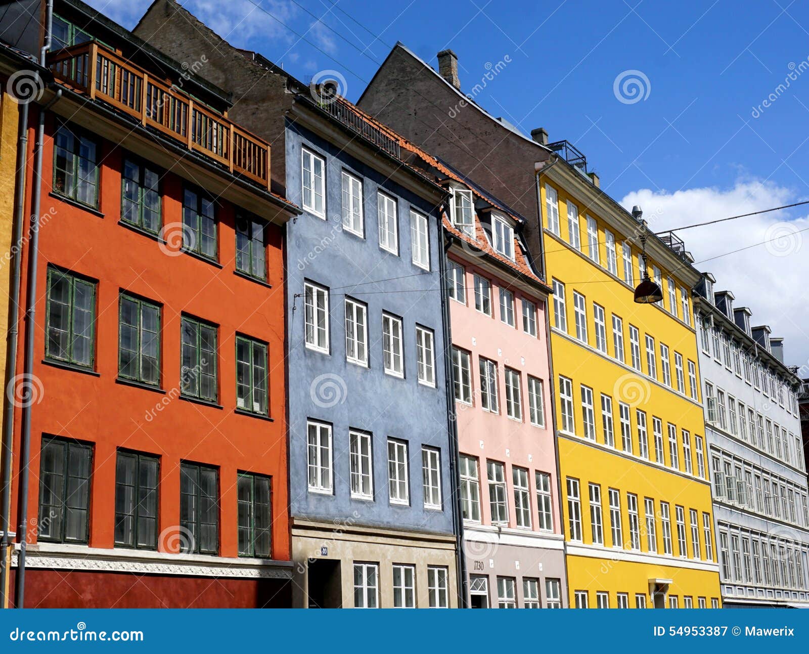 Arquitetura escandinava imagem de stock. Imagem de azul - 54953387