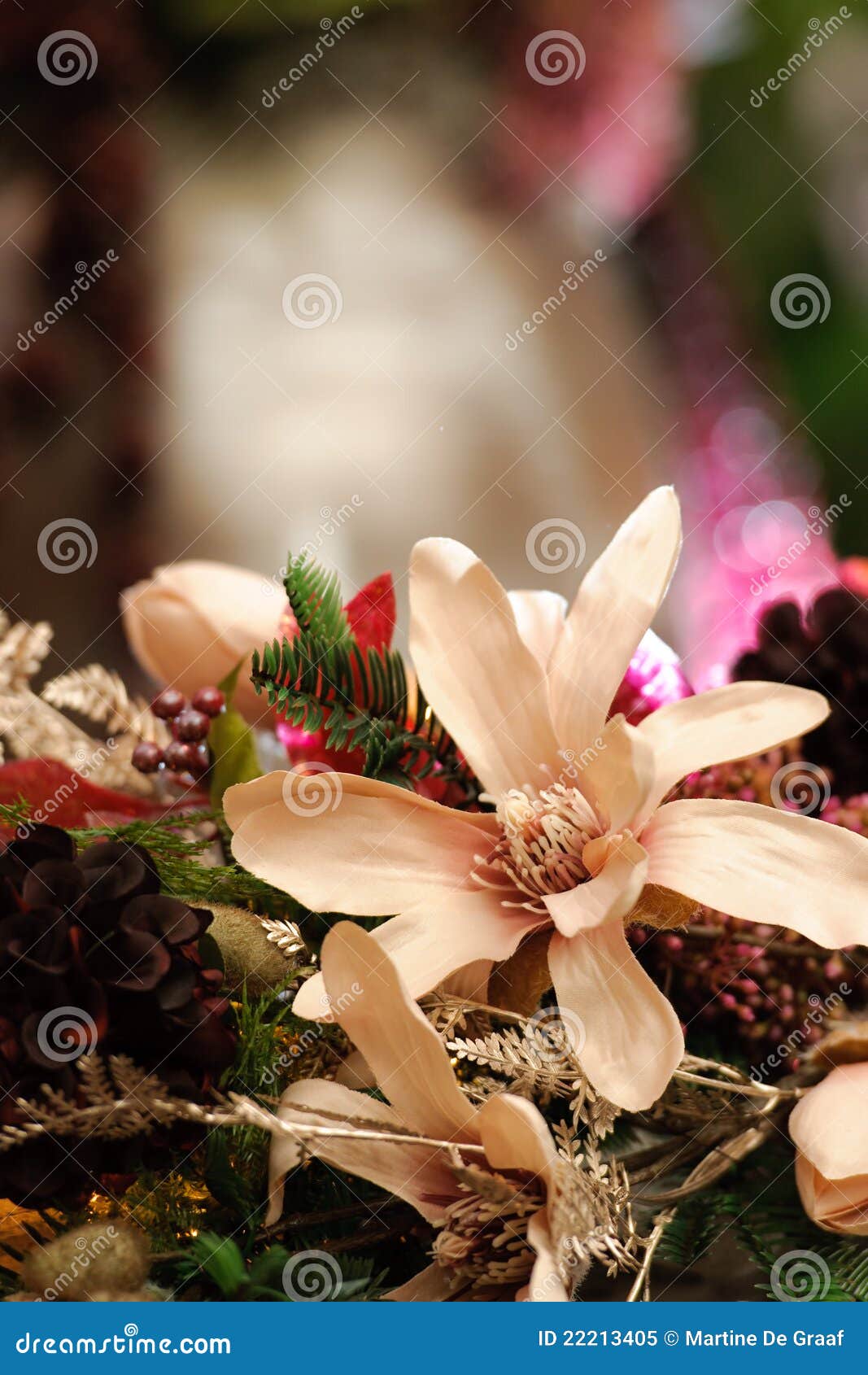 Arranjo de flor do Natal. Feche acima de um arranjo de flor bonito do Natal. Dof raso, com espaço da cópia.