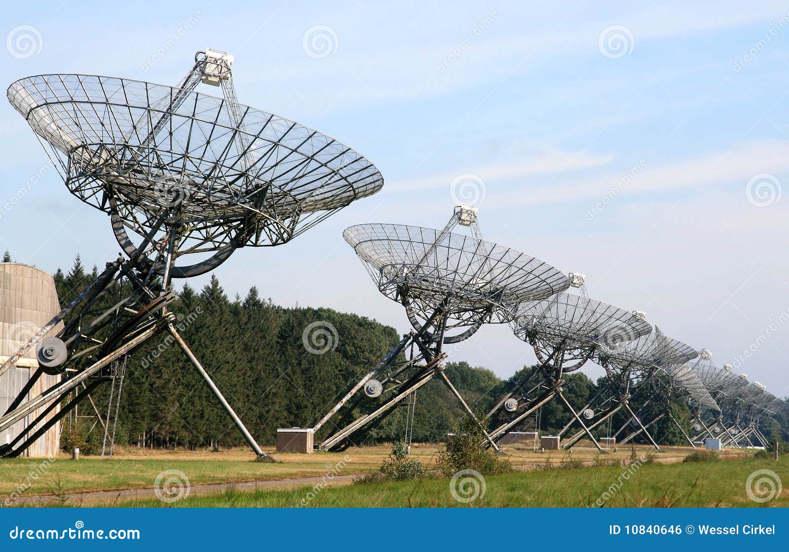 an array of radio telescopes in the netherlands