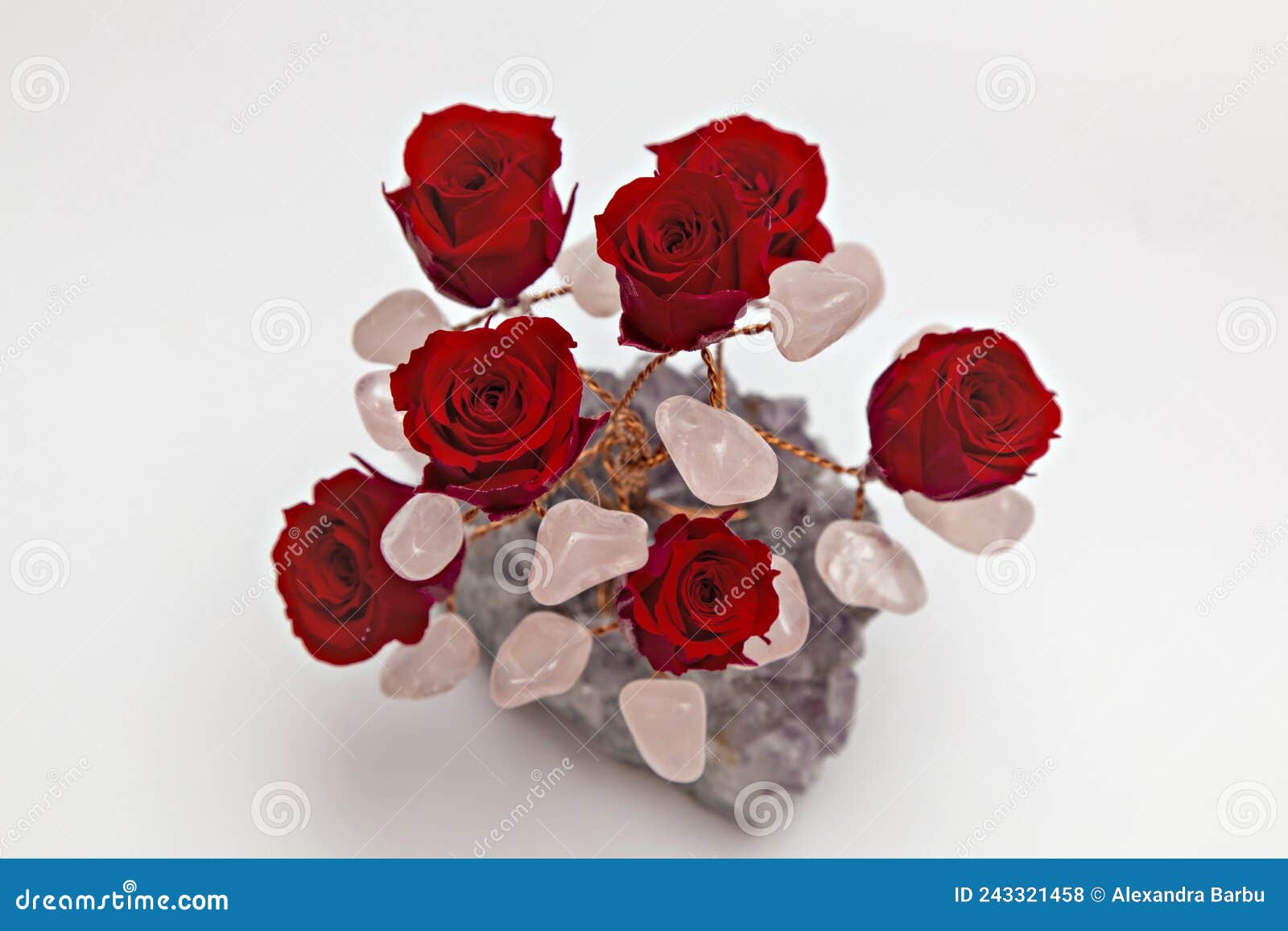 Crystal Fengshui árbol Preservado Roses Rojos Arreglo Flores Eternas Foto  de archivo - Imagen de primer, fresco: 243321458