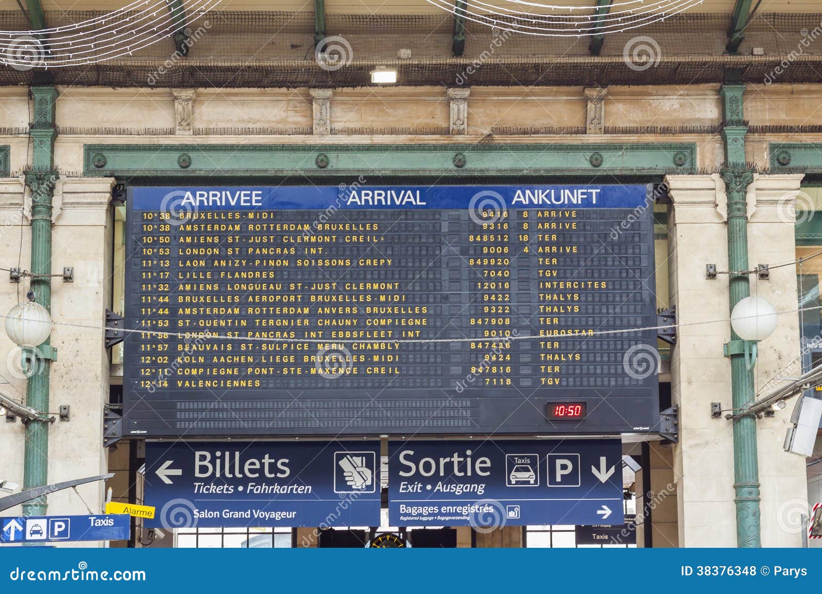 arrival board - gare du nord, paris.