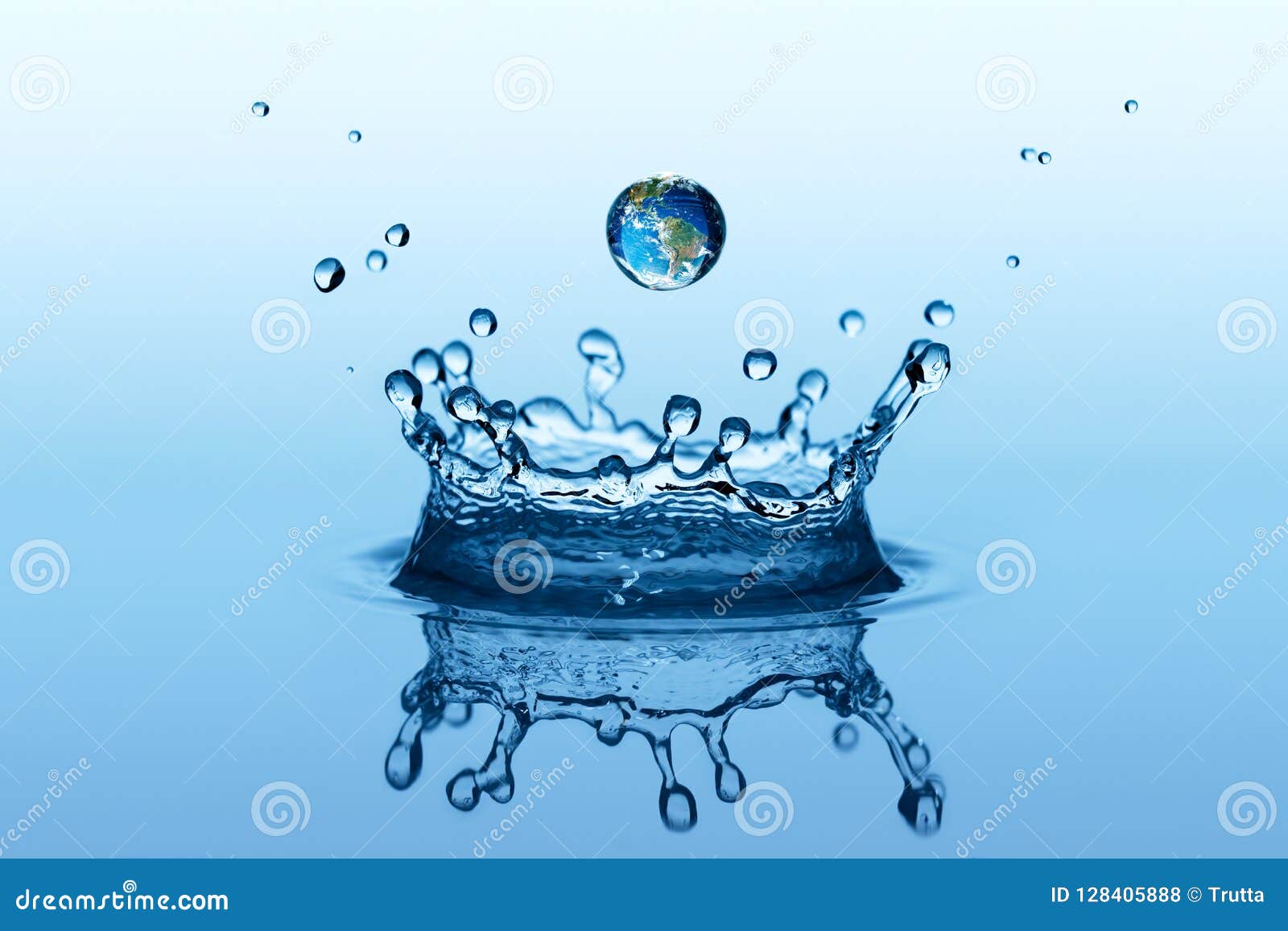 Arrosez l'éclaboussure dans la forme de couronne et la baisse en baisse avec l'image de la terre. La goutte de pluie en baisse avec l'image bleue de la terre et l'eau éclaboussent dans la forme de couronne