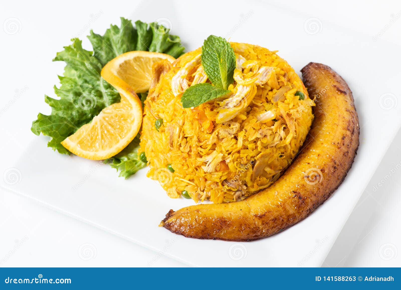 arroz con pollo colombiano colombian style rice with chicken meat