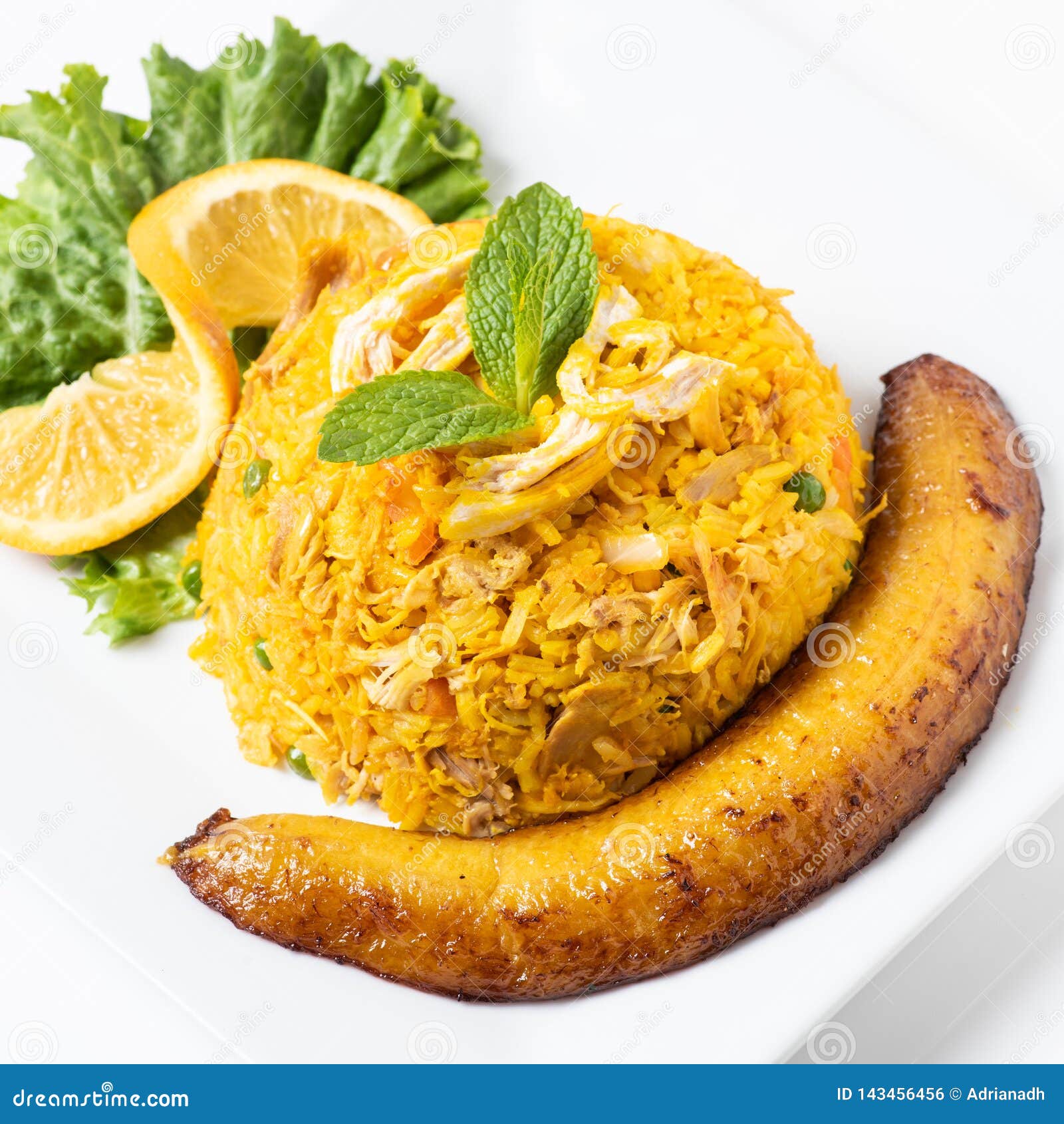 arroz con pollo colombiano colombian style rice with chicken meat on white background