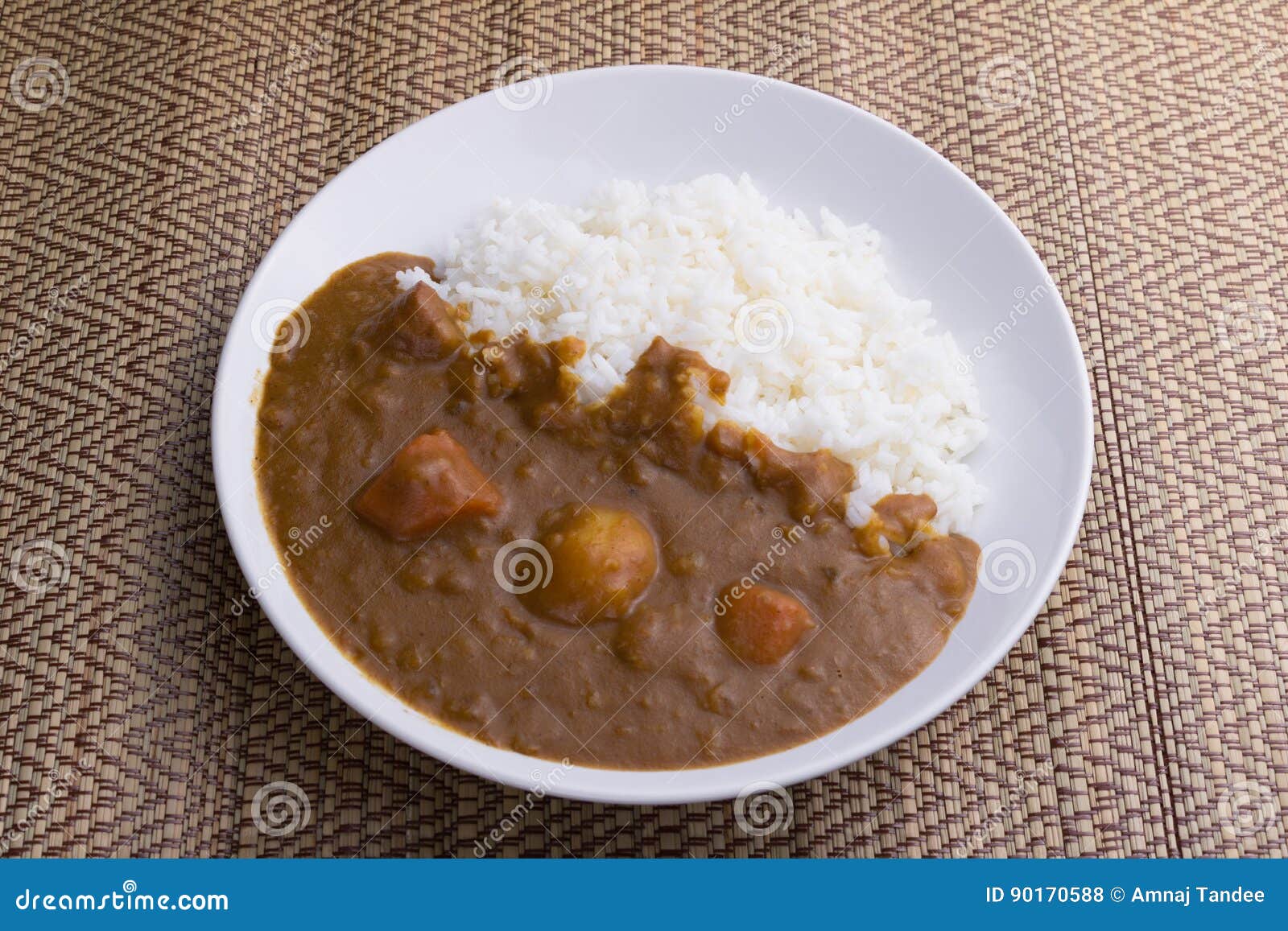Arroz De Curry Japonés De La Comida Foto de archivo - Imagen de caliente,  alimento: 90170588