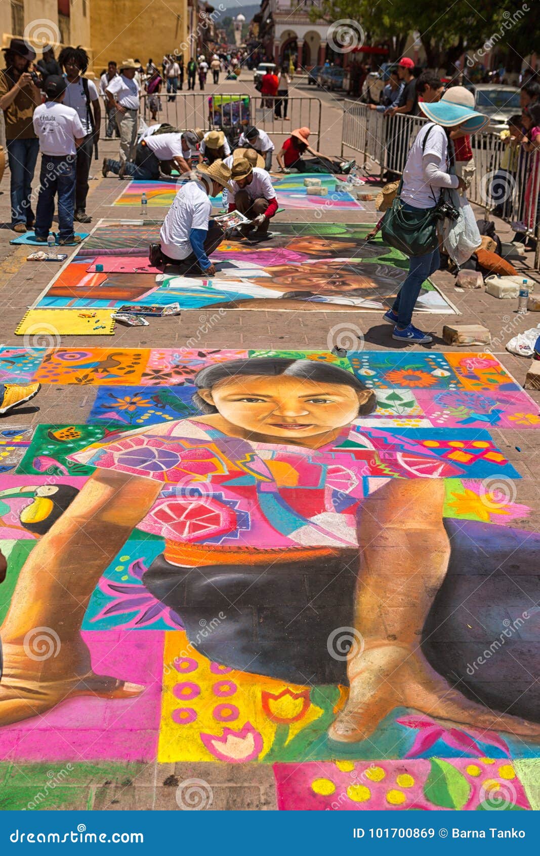 Arte De La Calle Del Dibujo De Tiza En México Imagen de archivo editorial -  Imagen de calle, arte: 101700869