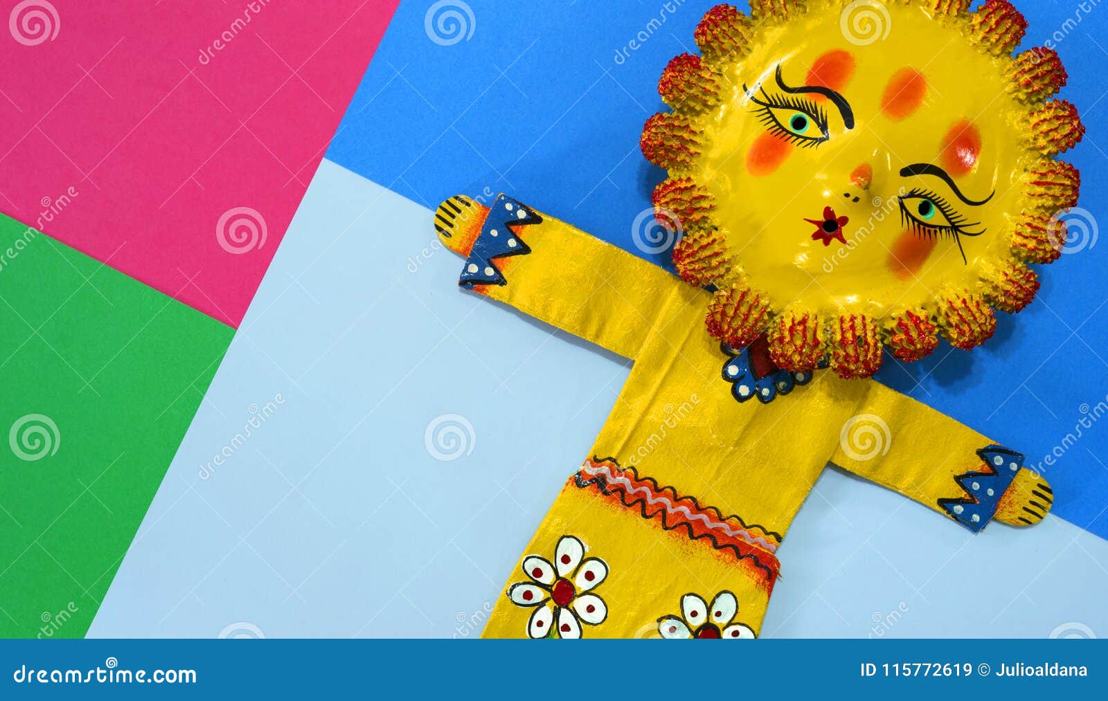 Artesanía Mexicana, Muñeca Pintada A Mano Que Representa El Sol Imagen de archivo - Imagen de mexicana, mano: 115772619