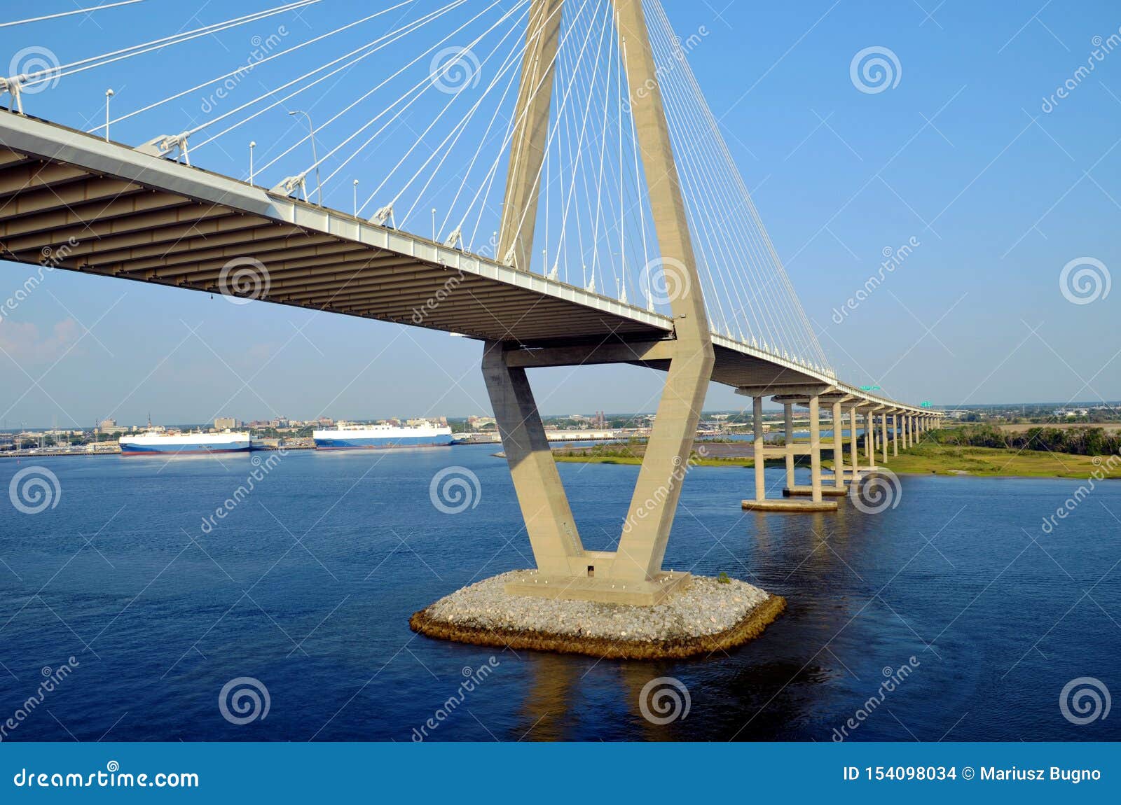 arthur ravenel jr. bridge in charleston, south caroline.