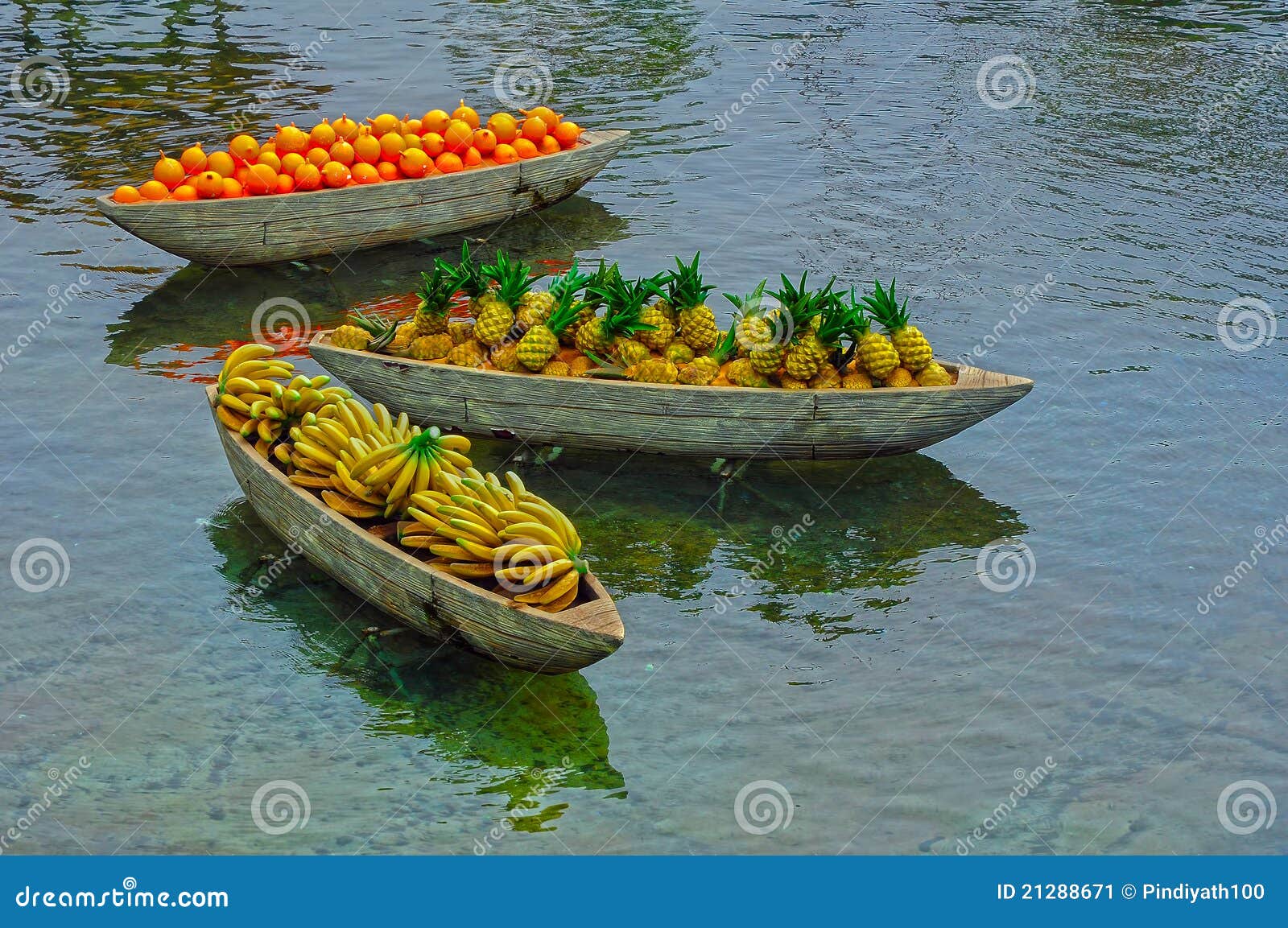 Artificial fruits on boats stock image. Image of canoe 21288671