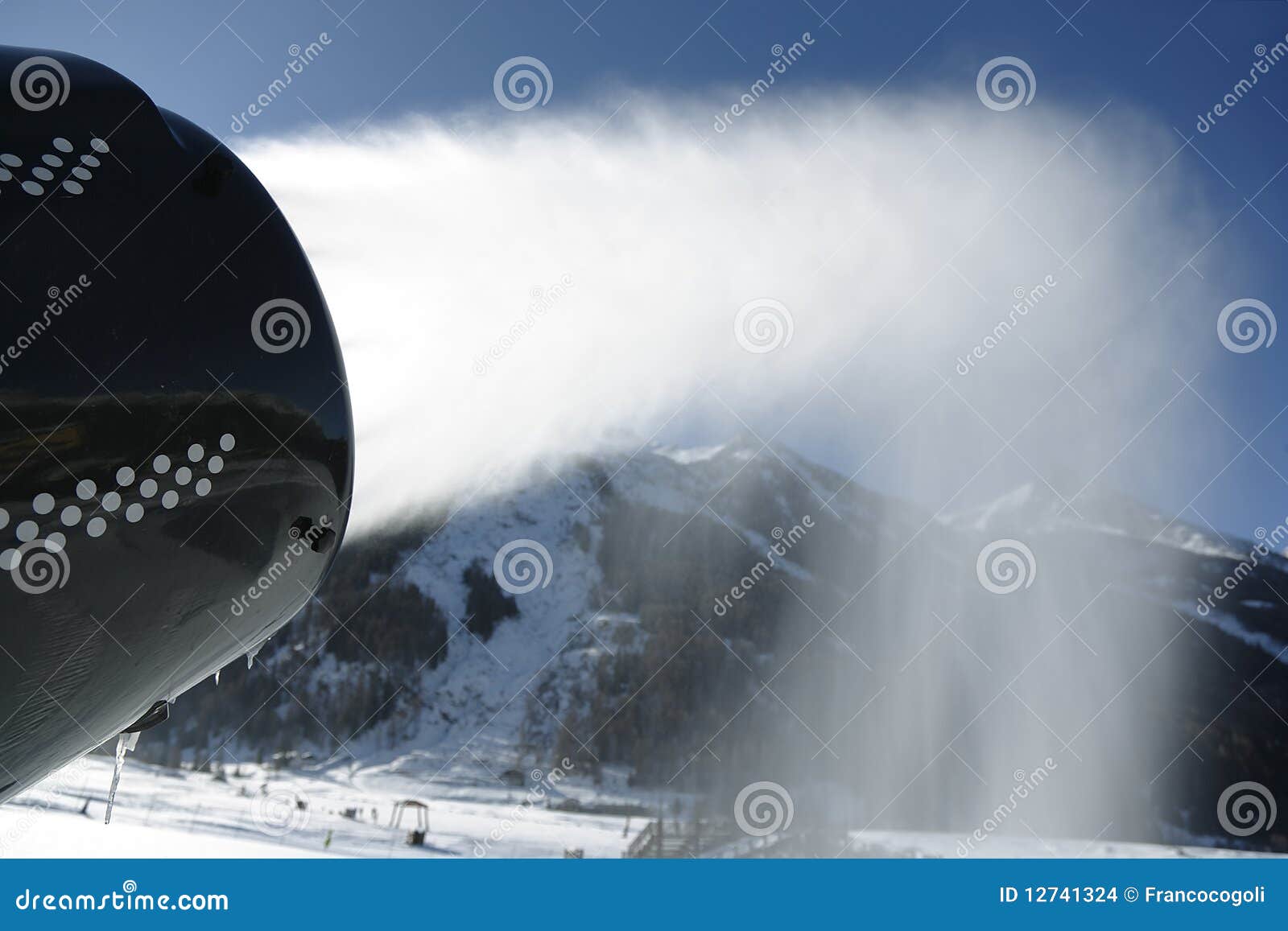 Professional Artificial Snow Machine Cannon Making Snowflakes From Water At  Ski Resort Stock Photo, Picture and Royalty Free Image. Image 90232119.