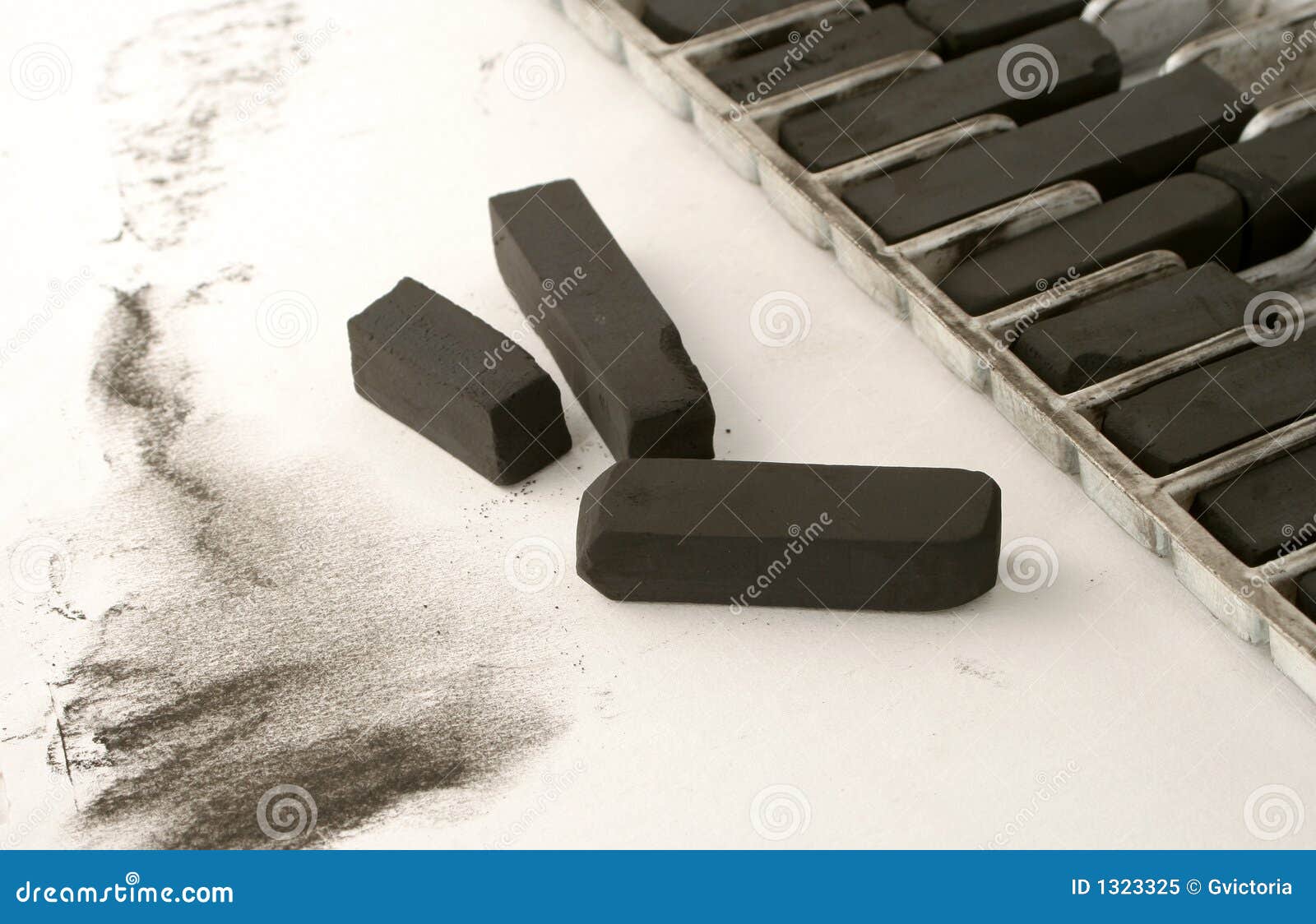 Artist charcoal stock image. Image of artistry, page, artist 1323325