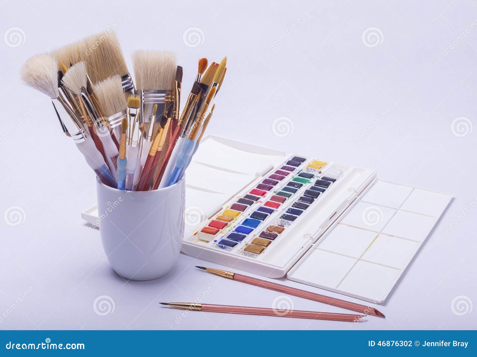 artists painting and drawing materials