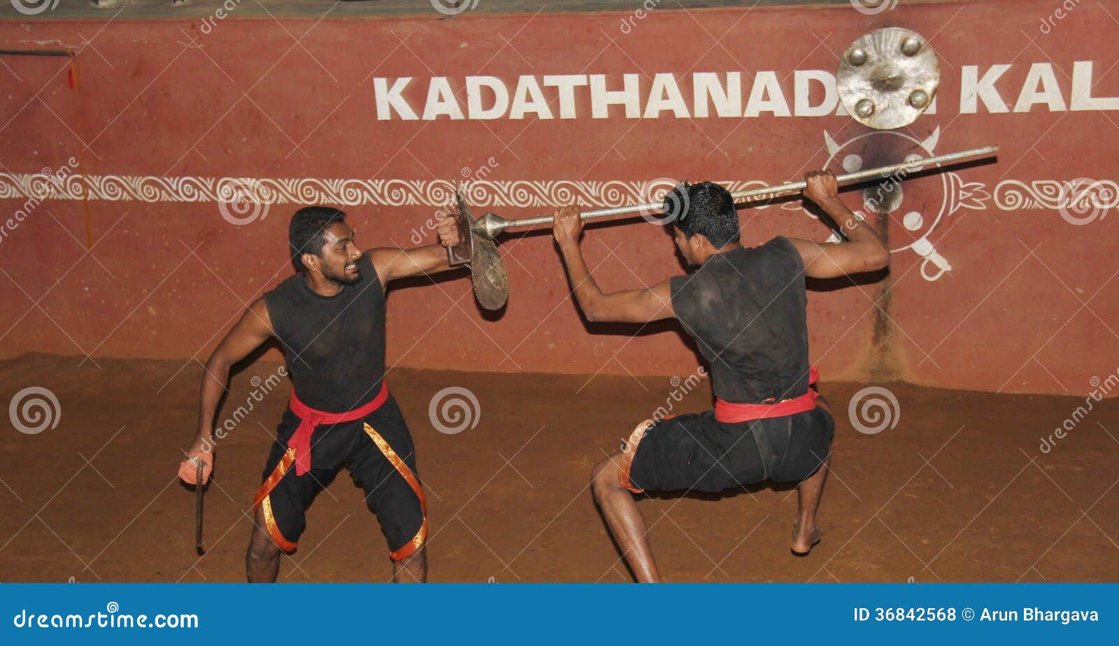 Arts Martiaux Traditionnels Du Kerala Photo stock éditorial Image du
