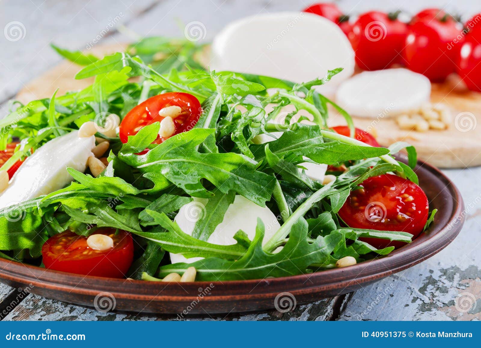 arugula salad with mozzarella