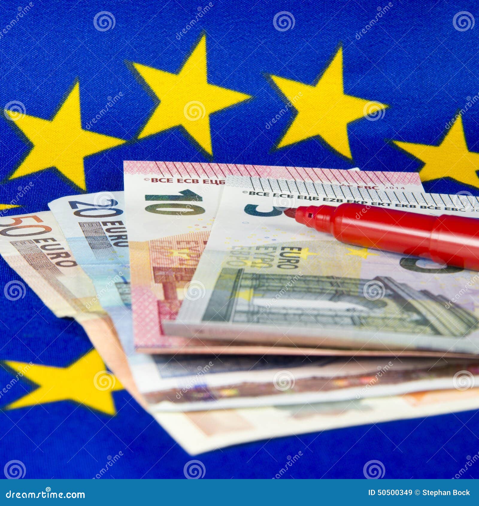 As notas do Euro e o lápis vermelho, UE embandeiram