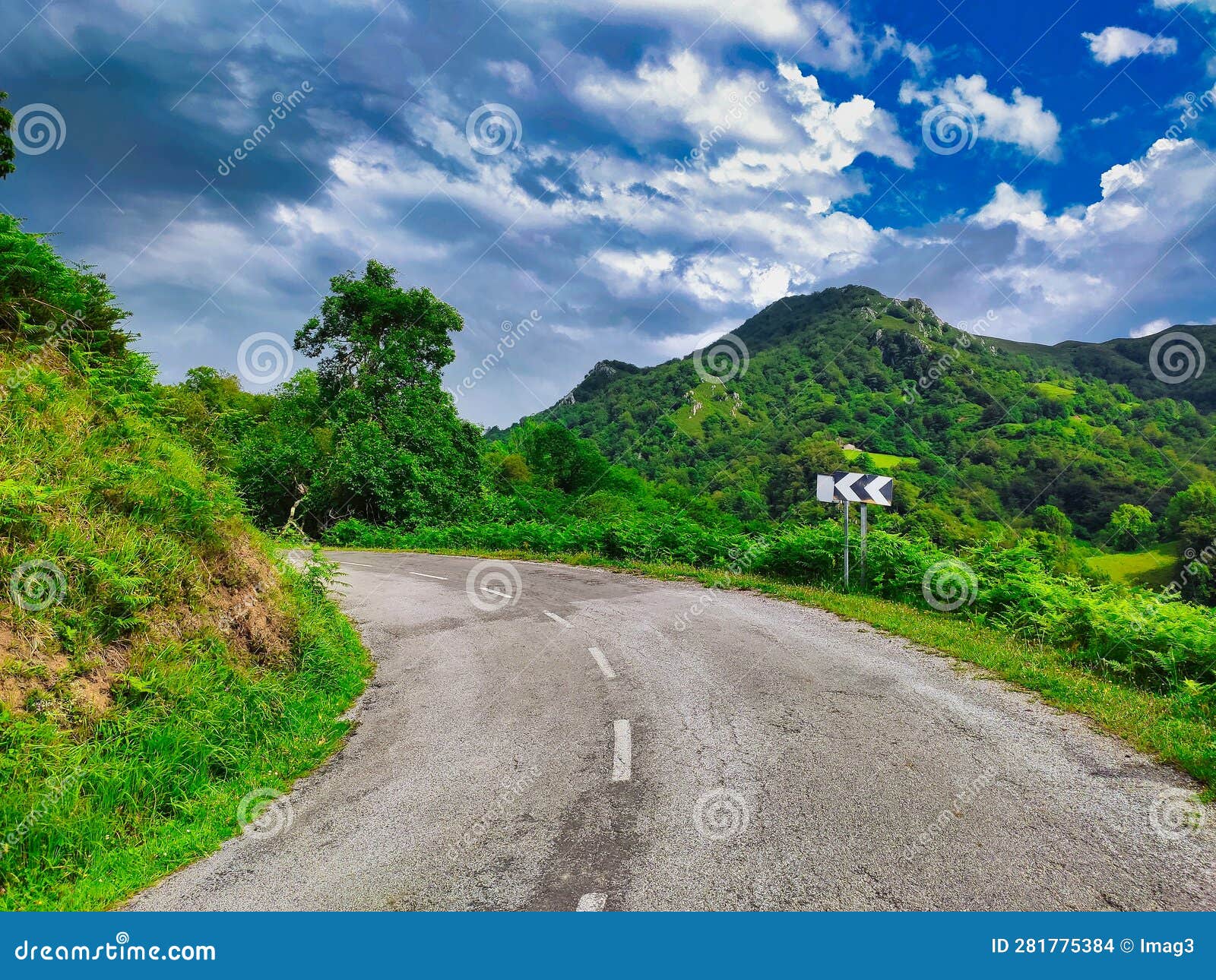 as-254 road to arnicio pass, redes natural park, asturias, spain