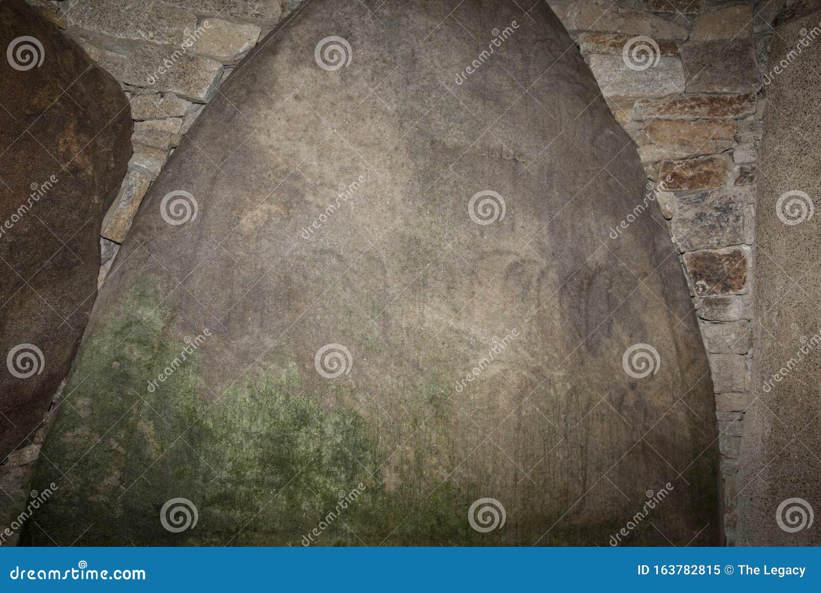 the site of locmariaquer 4000 bc | the table des marchand dolmen