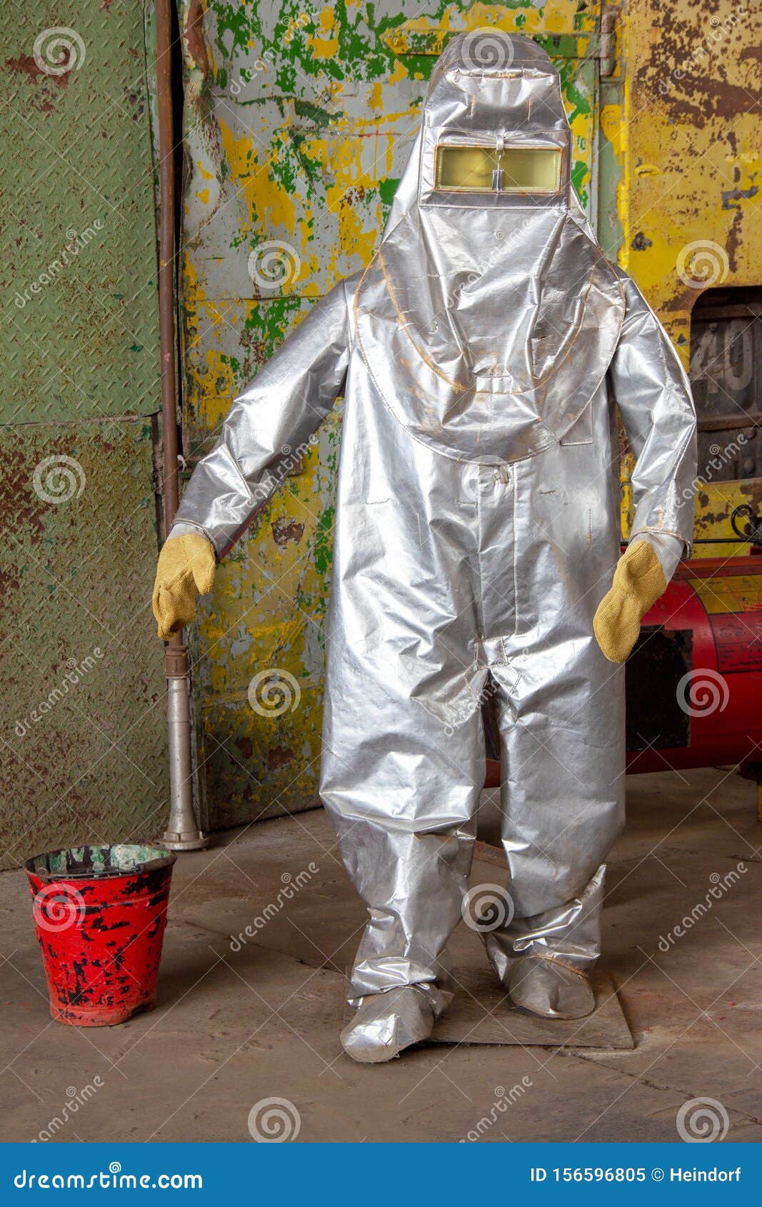 asbestos-protective-suit-factory-fire-brigade-156596805.jpg