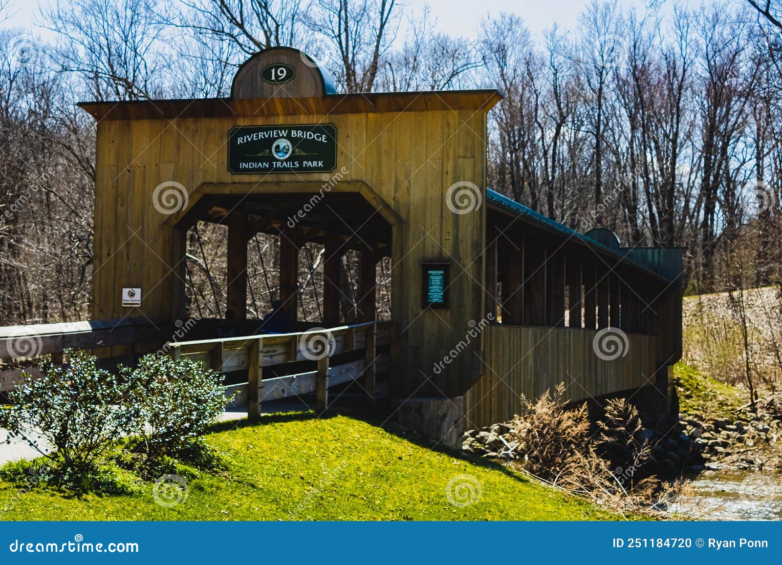 Ashtabula, Ohio, USA 41622 the Riverview Covered Bridge in a Local
